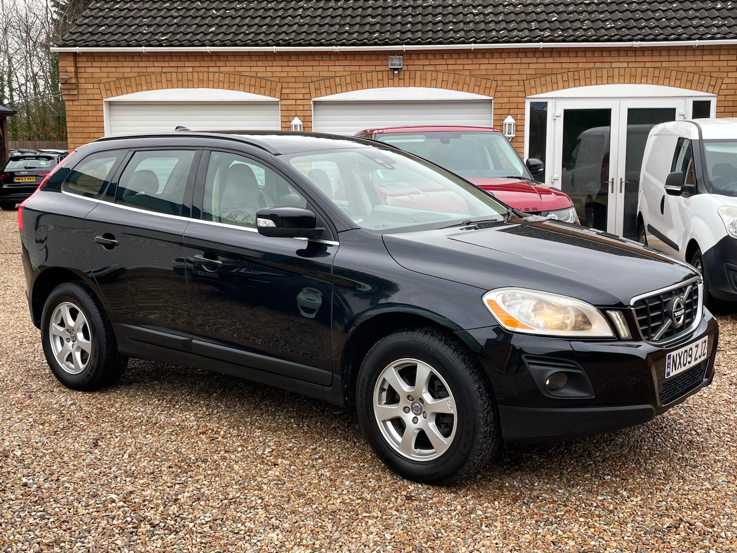 Used Volvo XC60 2009 for sale - 76726137: Photo 2