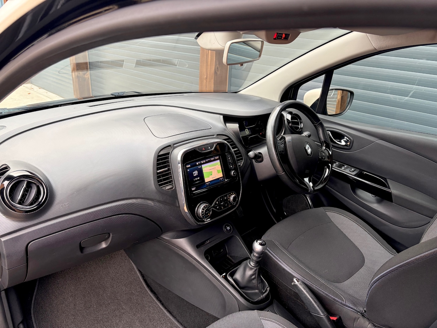 Used Renault Captur 2015 for sale - 76519279: Photo 10