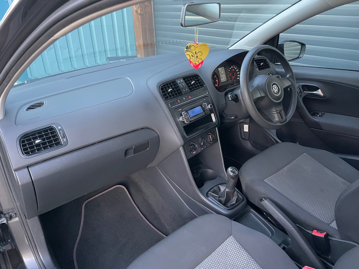 Used Volkswagen Polo 2011 for sale - 76652930: Photo 14