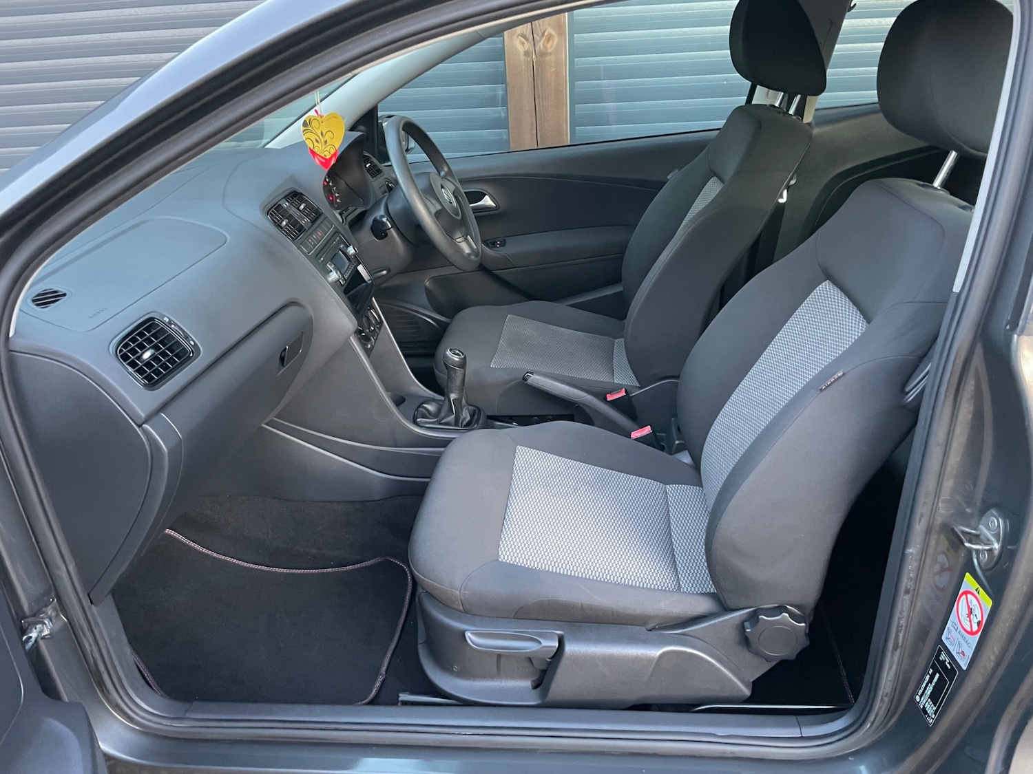 Used Volkswagen Polo 2011 for sale - 76652930: Photo 15