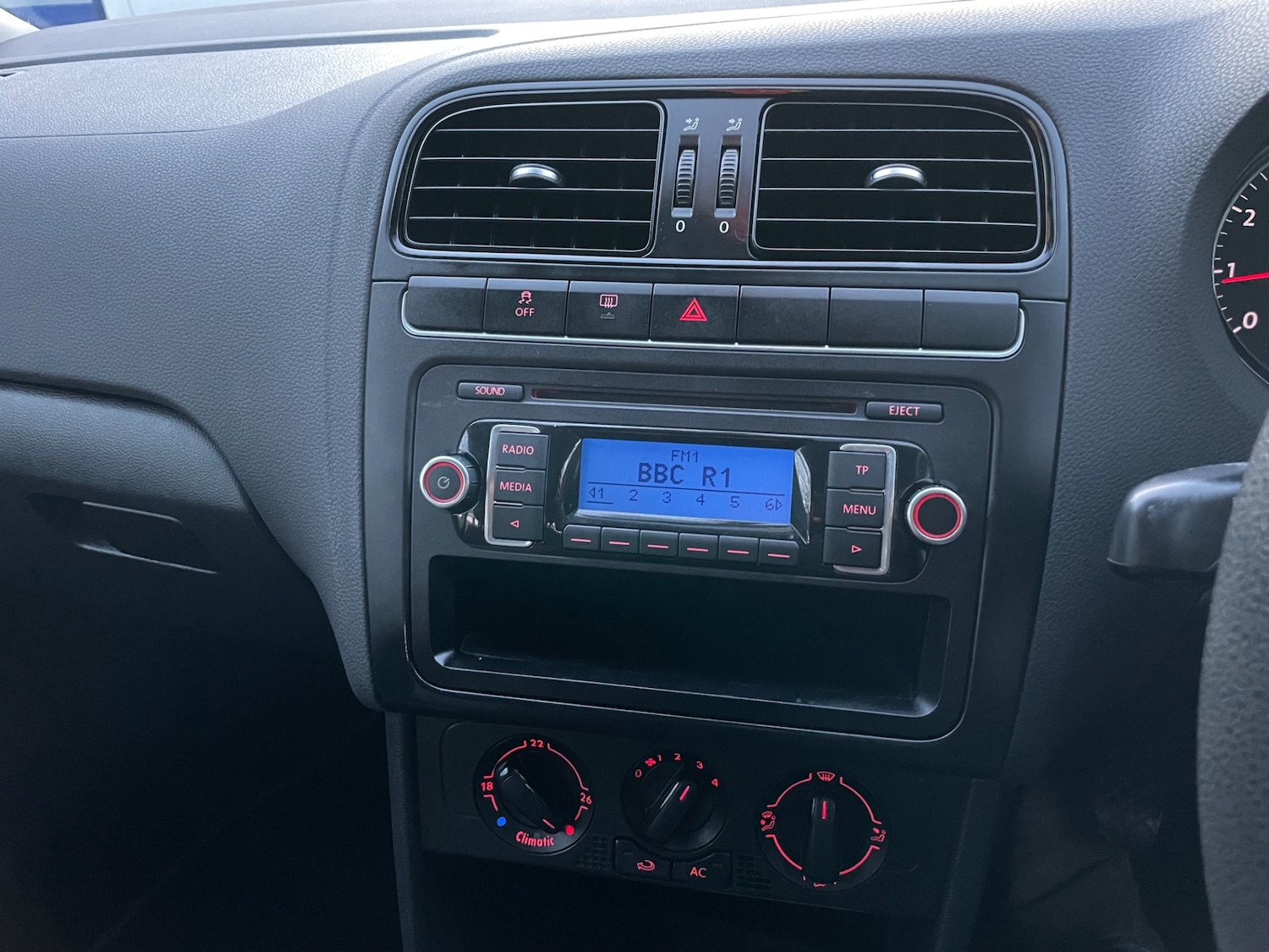 Used Volkswagen Polo 2011 for sale - 76652930: Photo 17