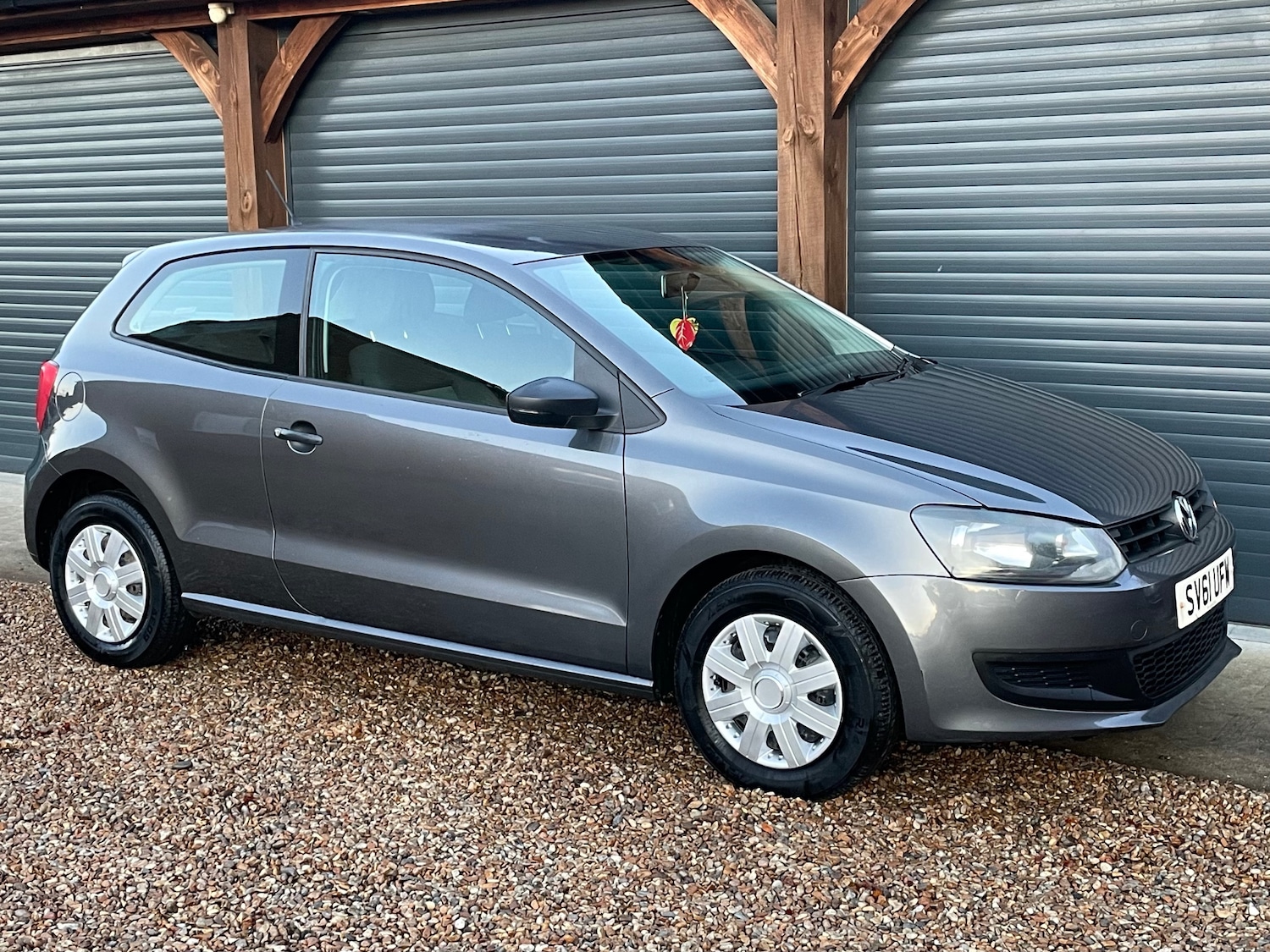 Used Volkswagen Polo 2011 for sale - 76652930: Photo 2
