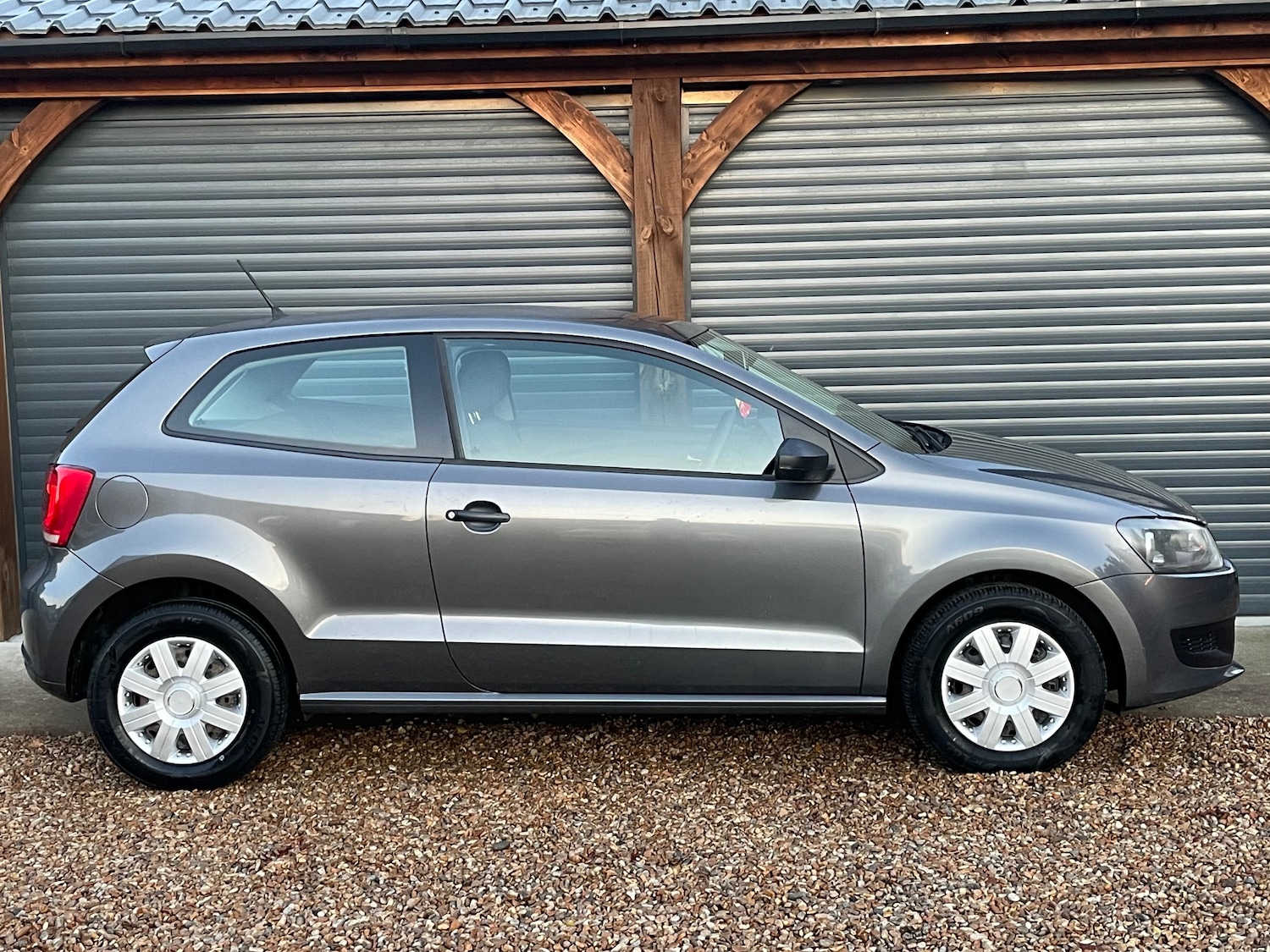 Used Volkswagen Polo 2011 for sale - 76652930: Photo 3