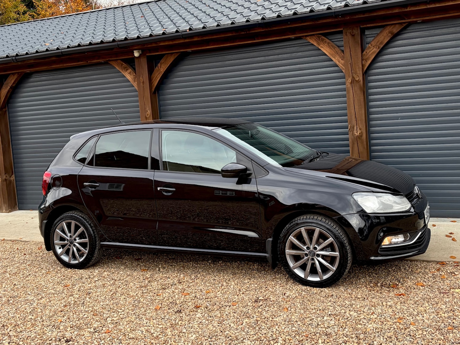 Used Volkswagen Polo 2015 for sale - 76480841: Photo 1