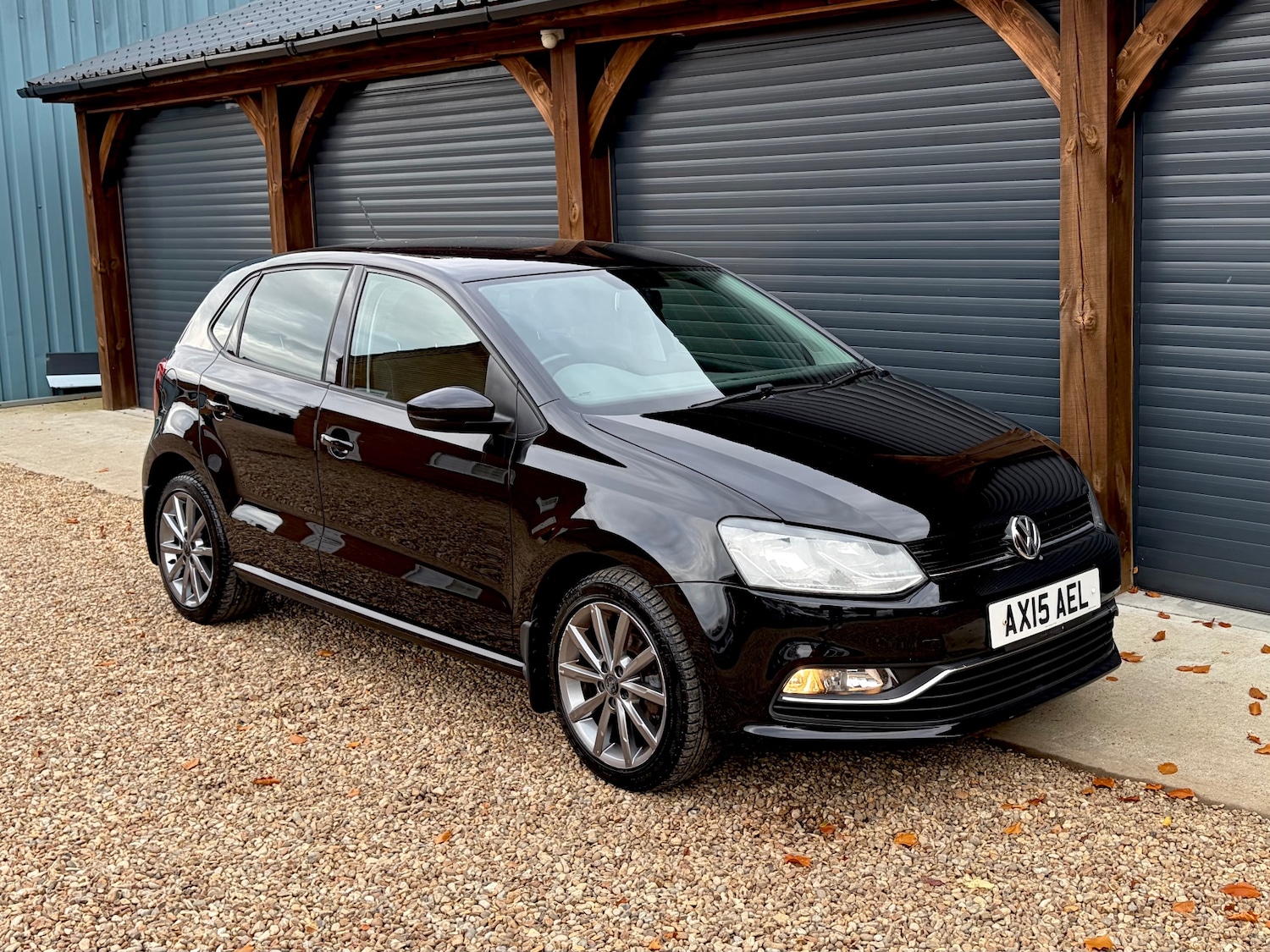 Used Volkswagen Polo 2015 for sale - 76480841: Photo 2