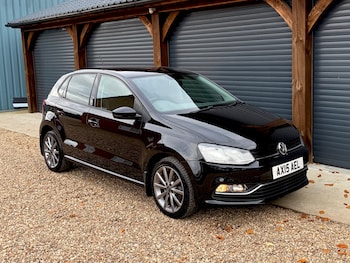 Used Volkswagen Polo 2015 for sale - 76480841: Photo