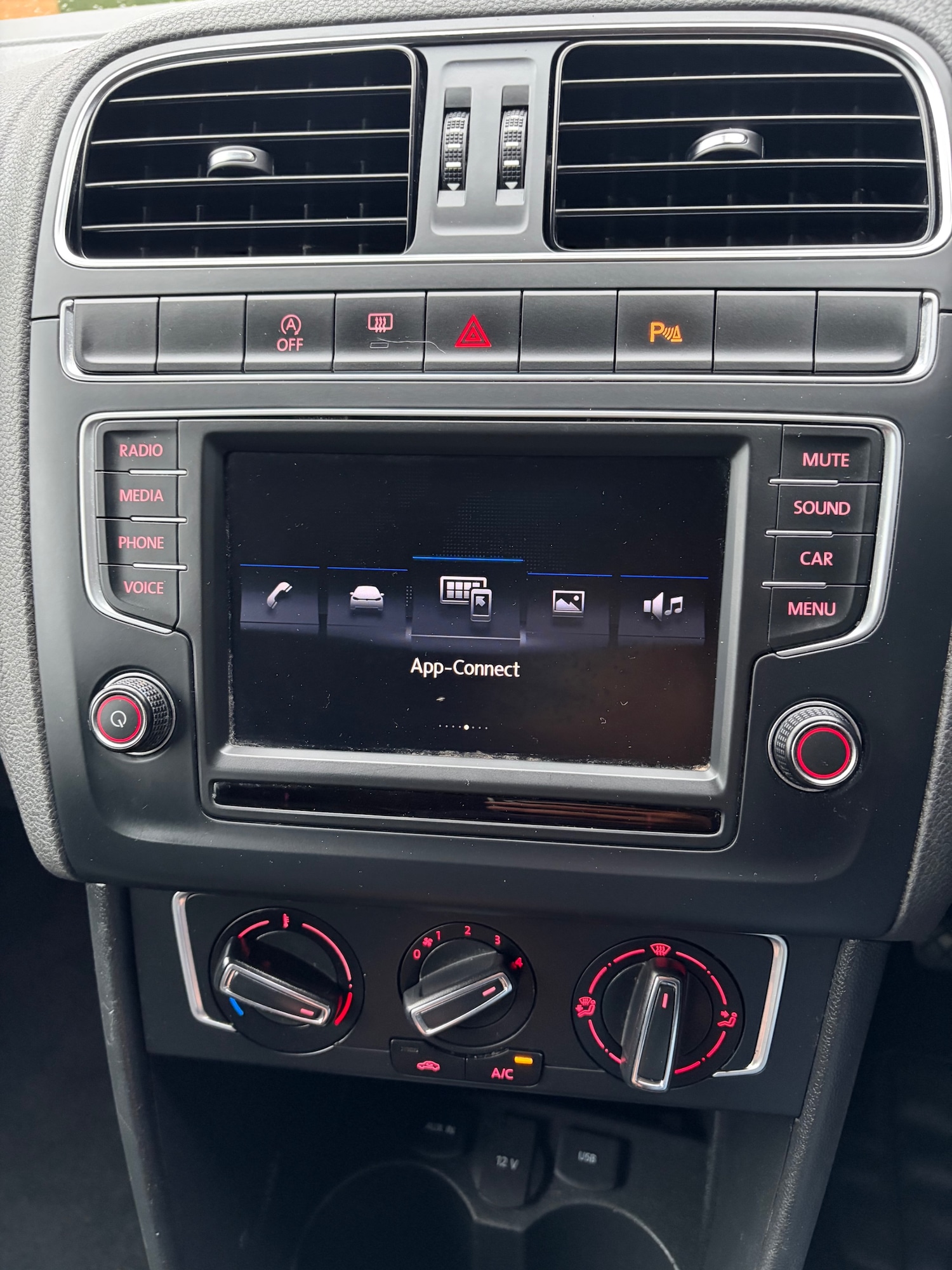 Used Volkswagen Polo 2017 for sale - 76921558: Photo 17