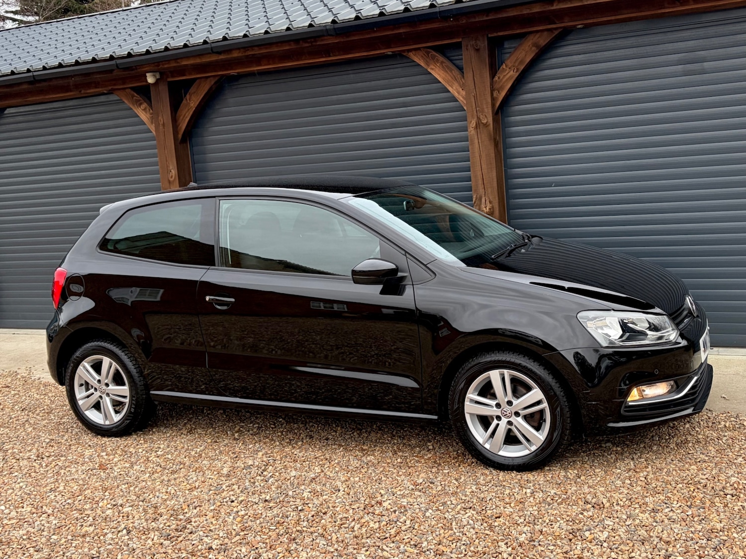 Used Volkswagen Polo 2017 for sale - 76921558: Photo 2