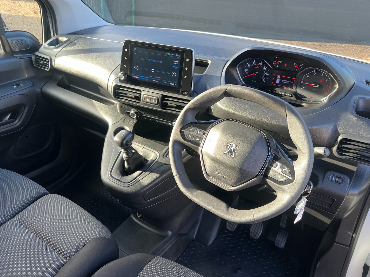 Used Peugeot Partner 2022 for sale - 76894483: Photo 6