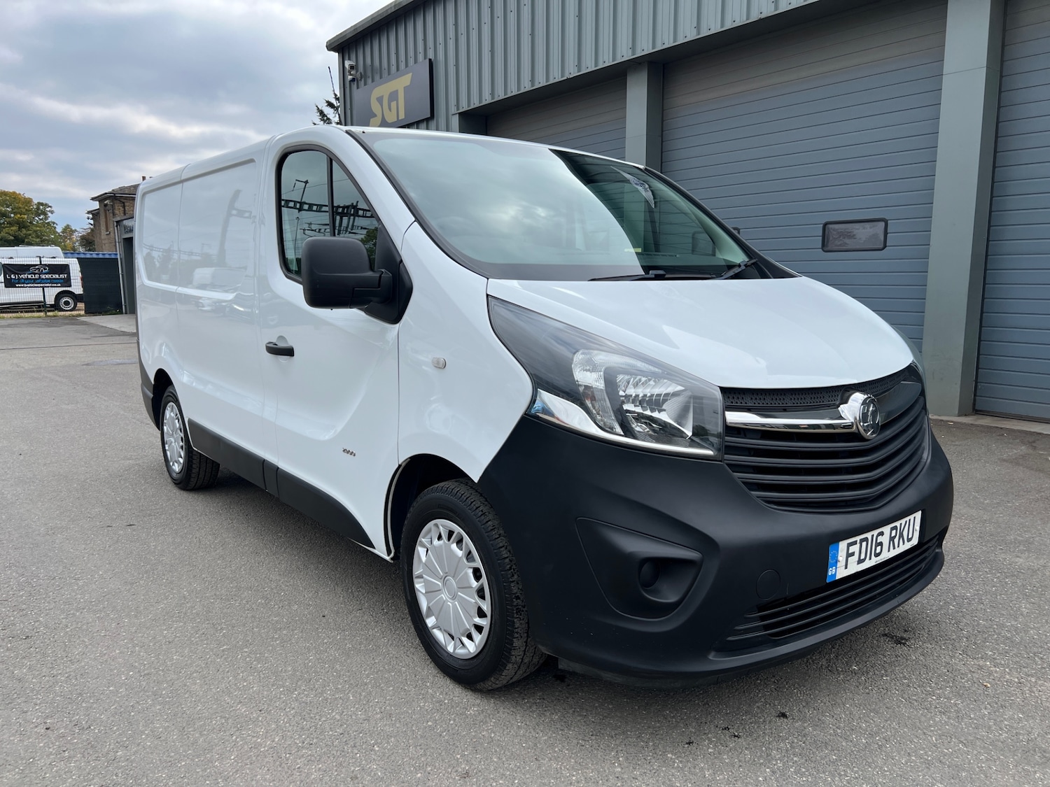 Used Vauxhall Vivaro 2016 for sale - 76249416: Photo 1