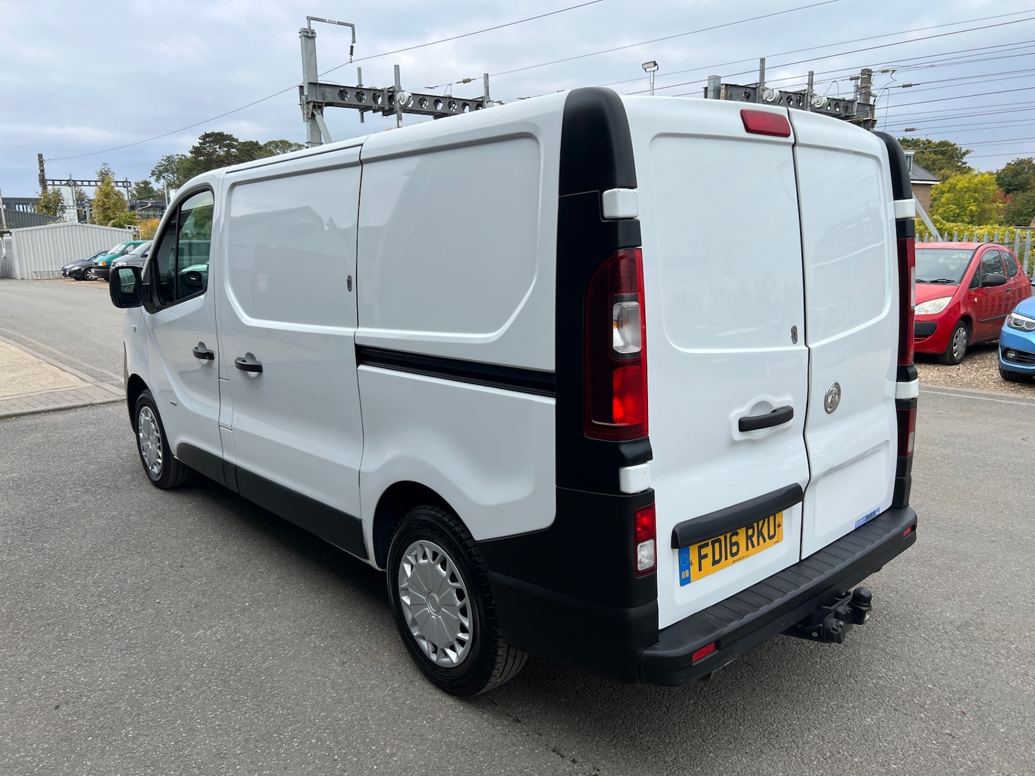Used Vauxhall Vivaro 2016 for sale - 76249416: Photo 3