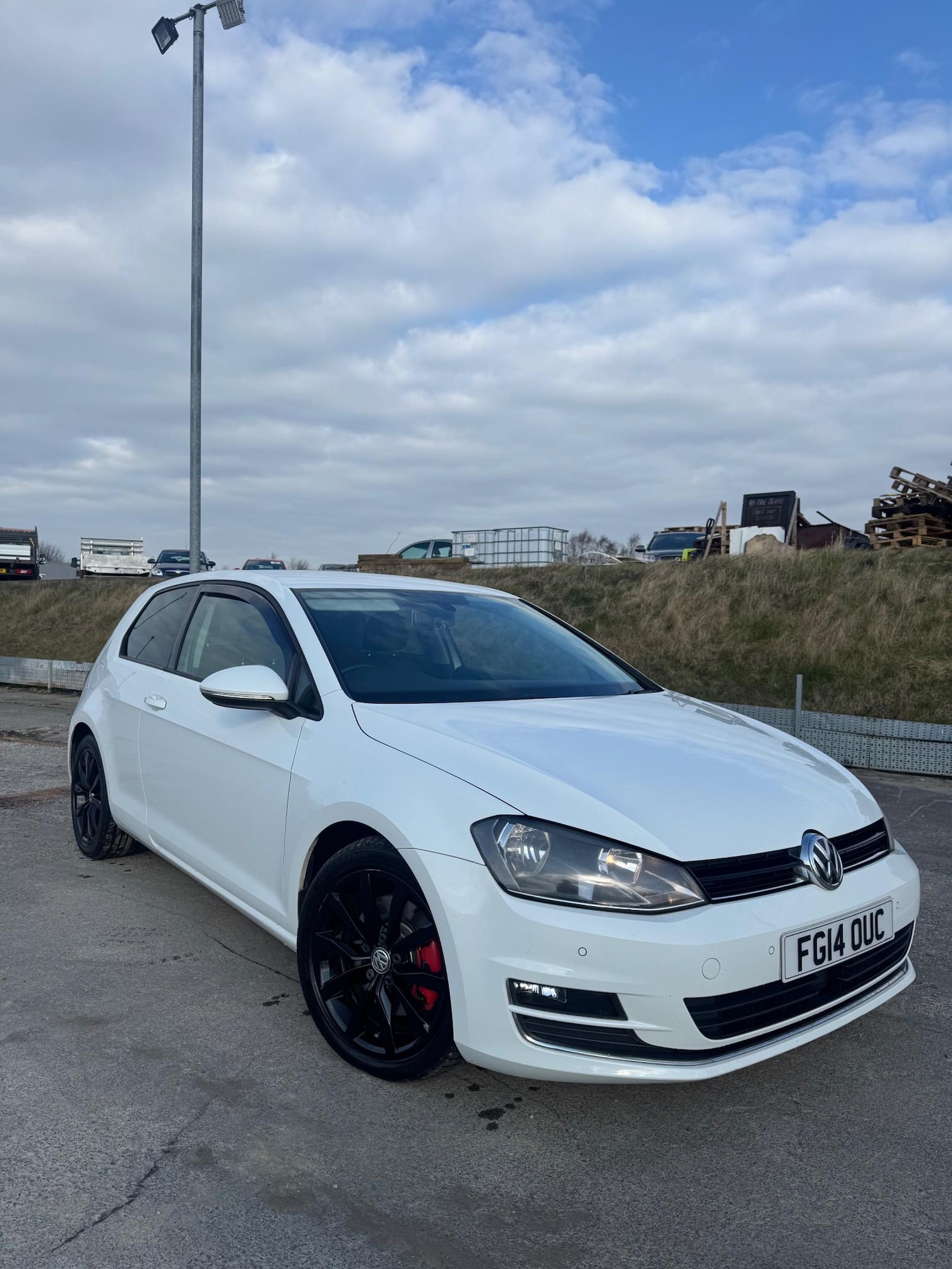 Used Volkswagen Golf 2014 for sale - 77747333: Photo 1