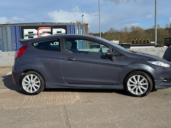 Used Ford Fiesta 2014 for sale - 77935434: Photo