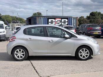 Used Peugeot 208 2013 for sale - 79538227: Photo