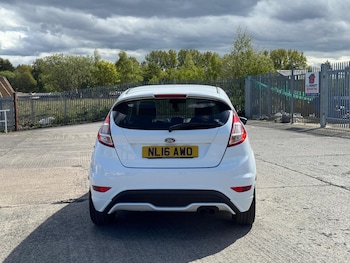 Used Ford Fiesta 2016 for sale - 78500296: Photo