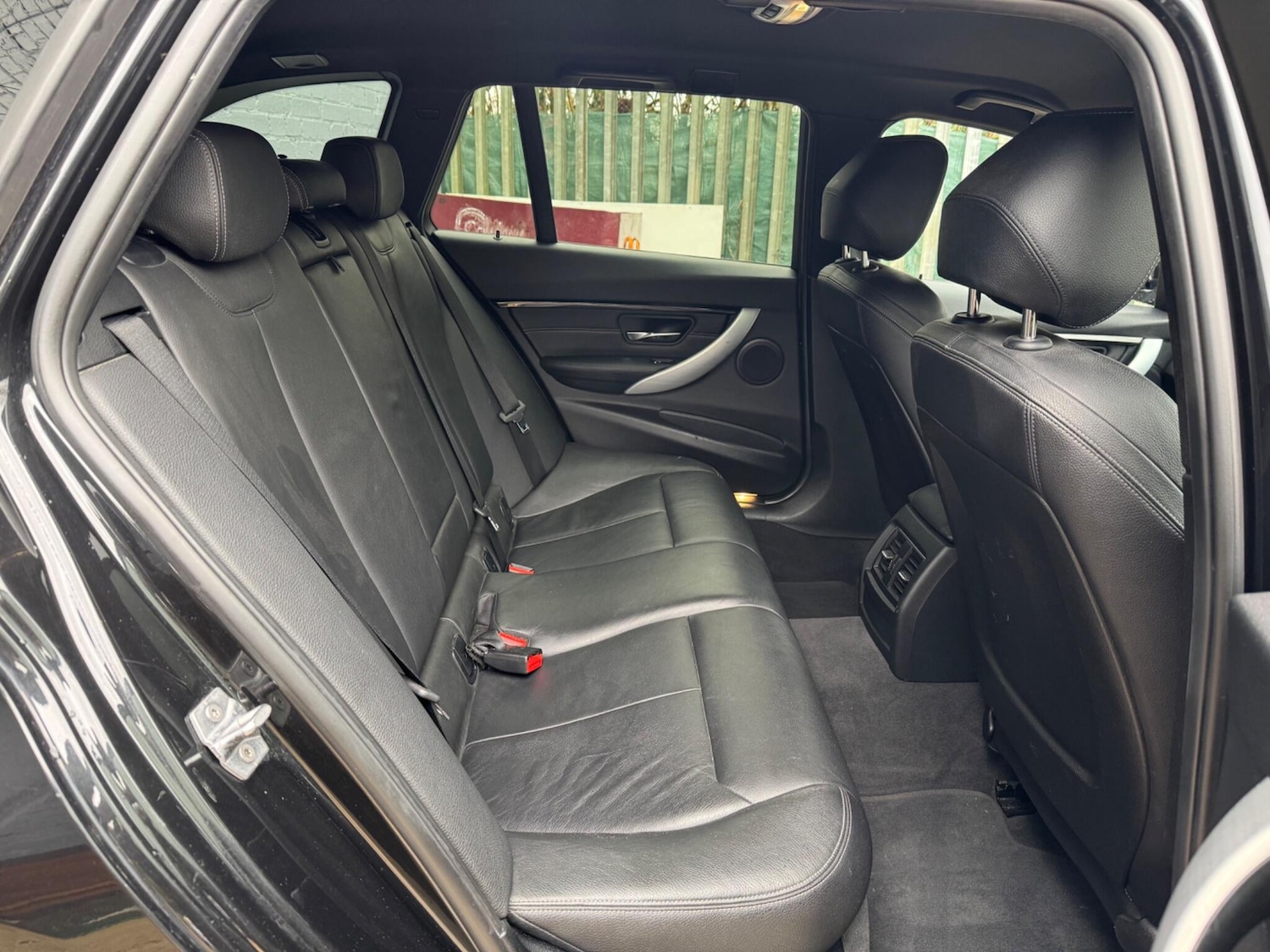 Used BMW 3 Series 2016 for sale - 77696600: Photo 23