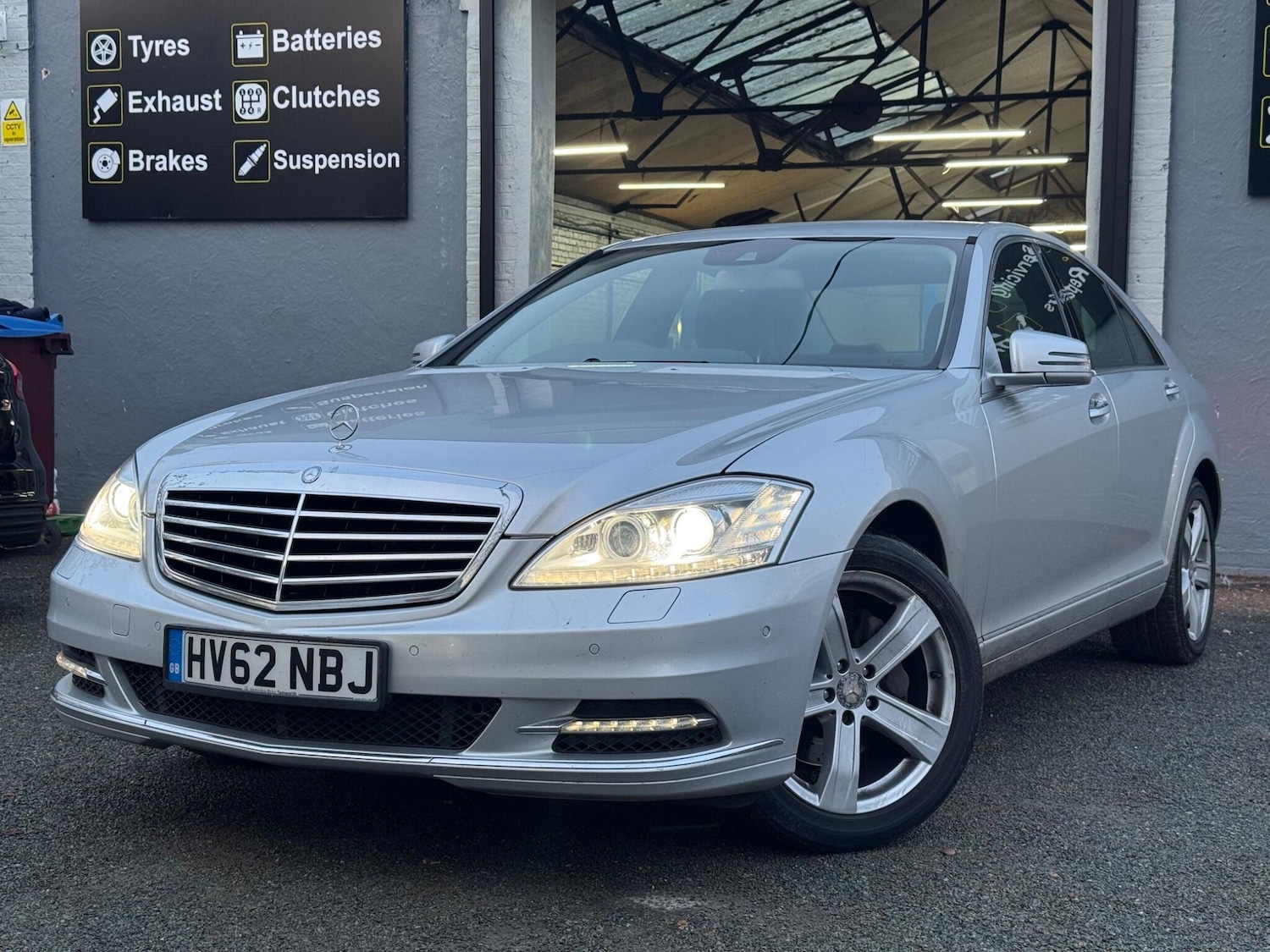Used Mercedes-Benz S Class 2012 for sale - 76994117: Photo 2