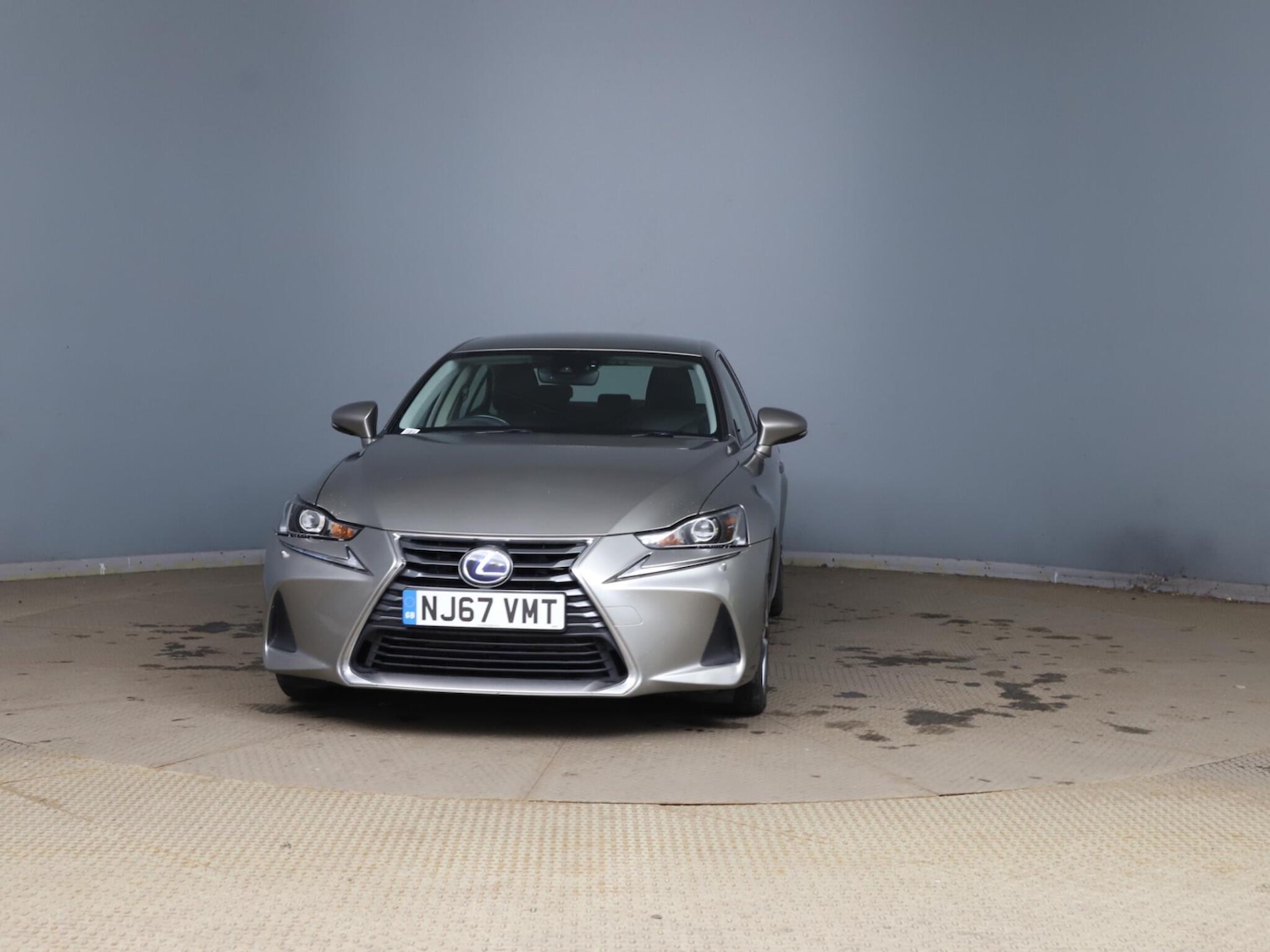 Used Lexus IS 2017 for sale - 78073140: Photo 2