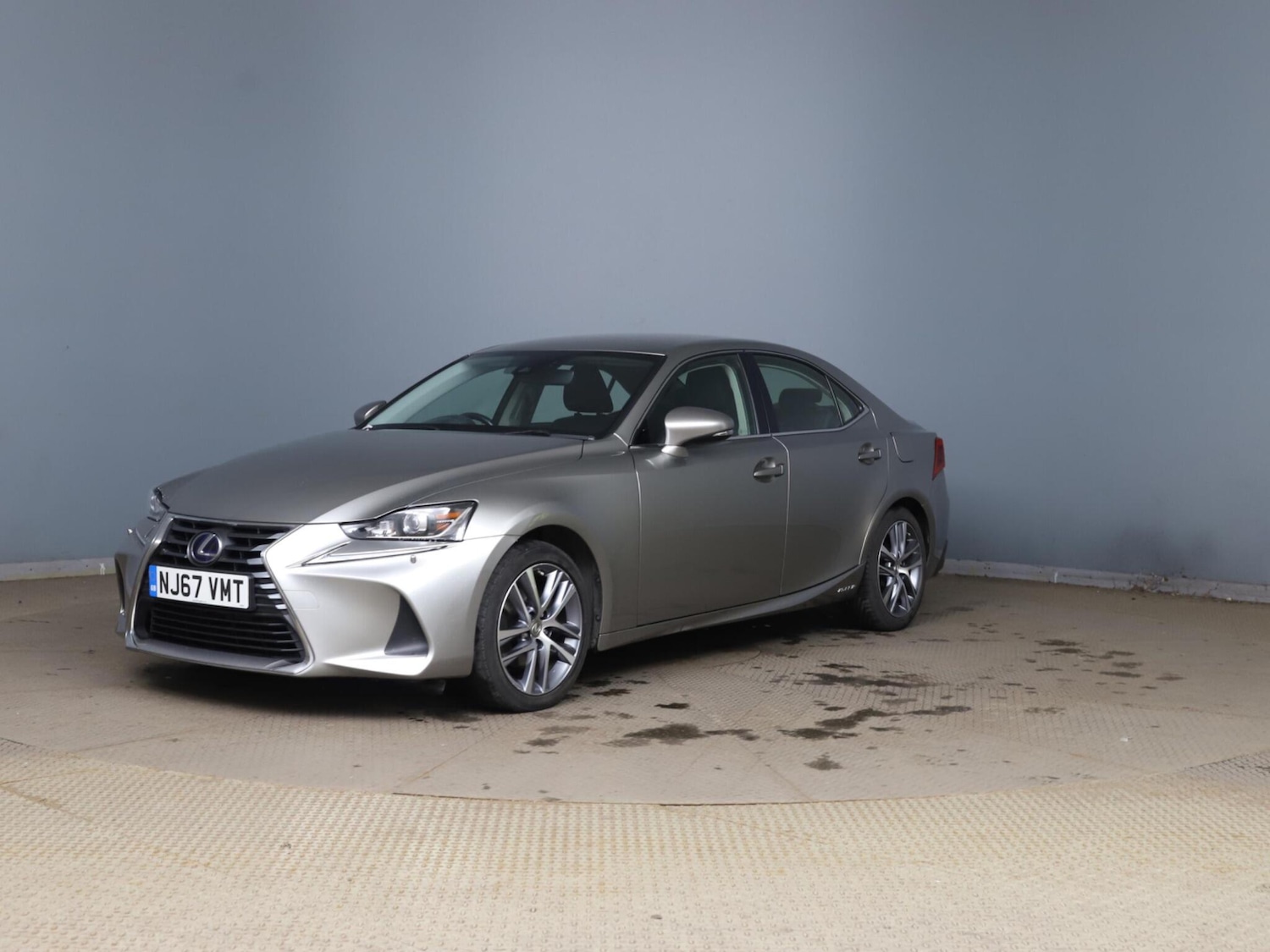 Used Lexus IS 2017 for sale - 78073140: Photo 3
