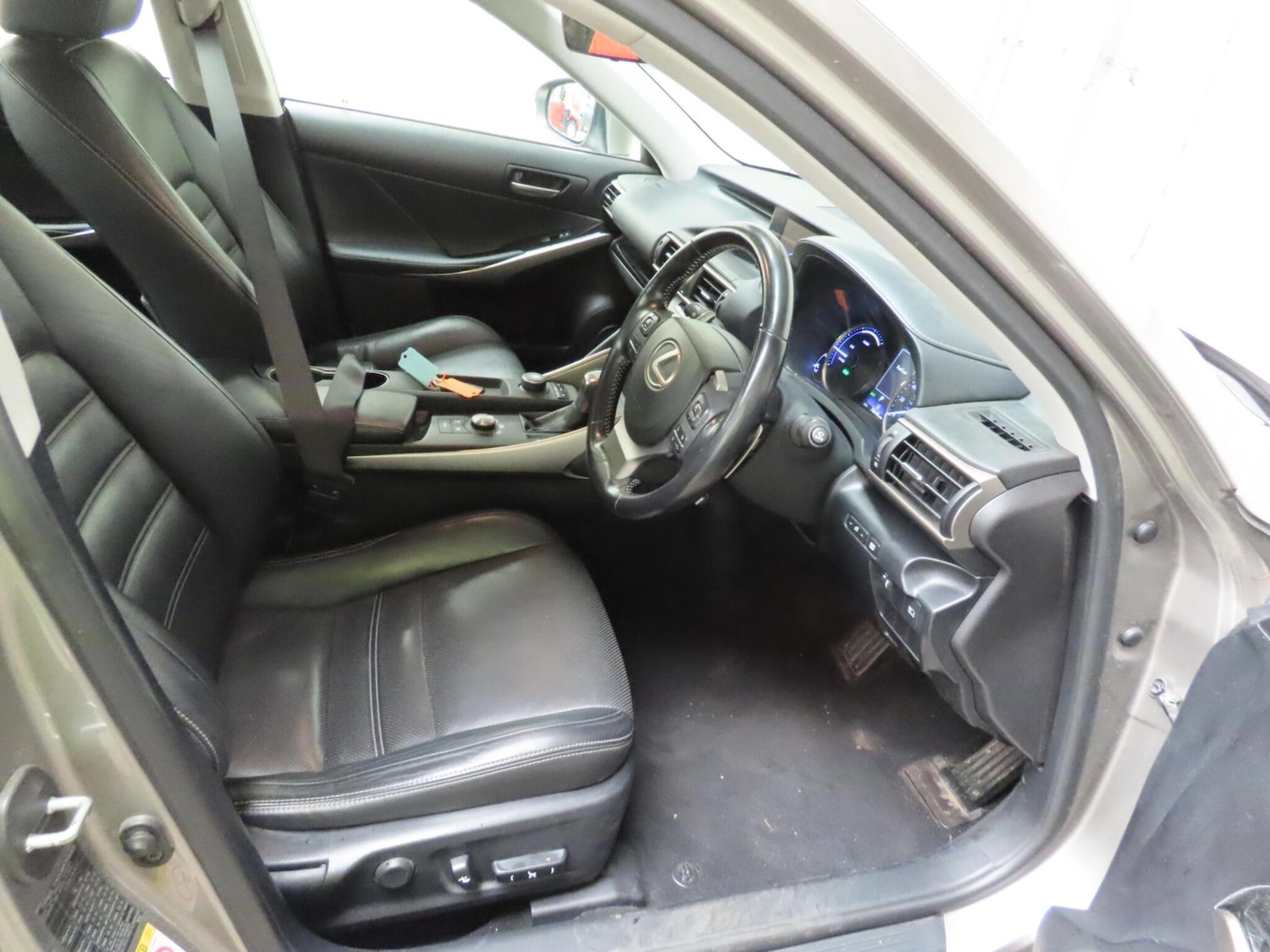 Used Lexus IS 2017 for sale - 78073140: Photo 7