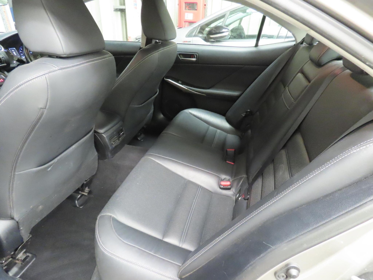 Used Lexus IS 2017 for sale - 78073140: Photo 9