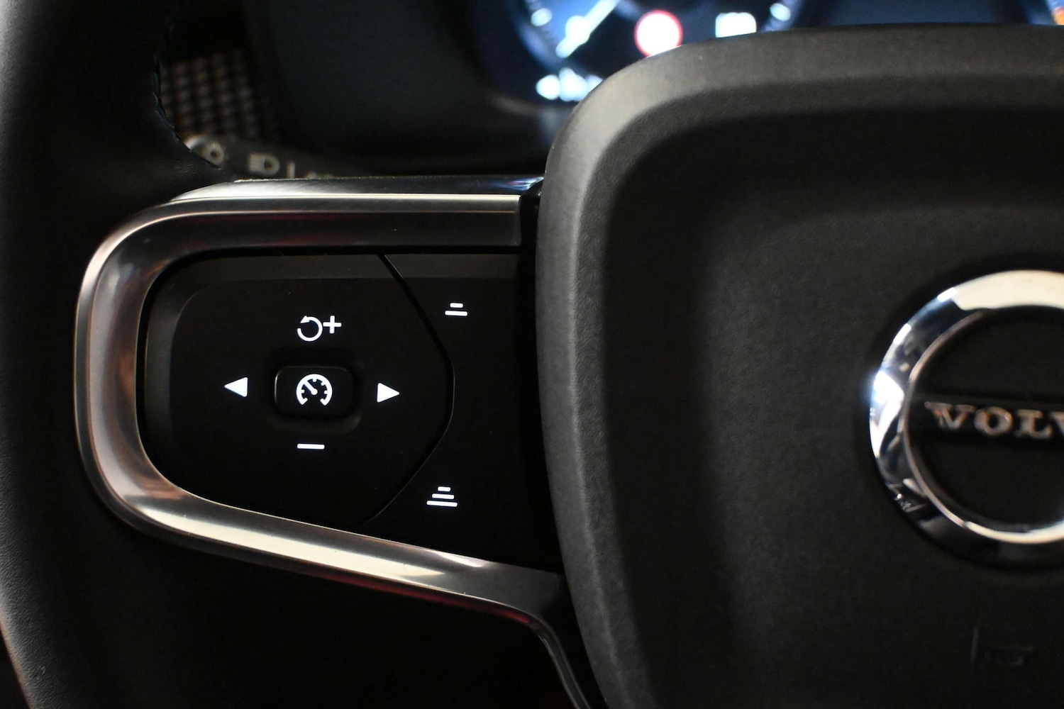 Used Volvo XC40 2021 for sale - 77618873: Photo 40