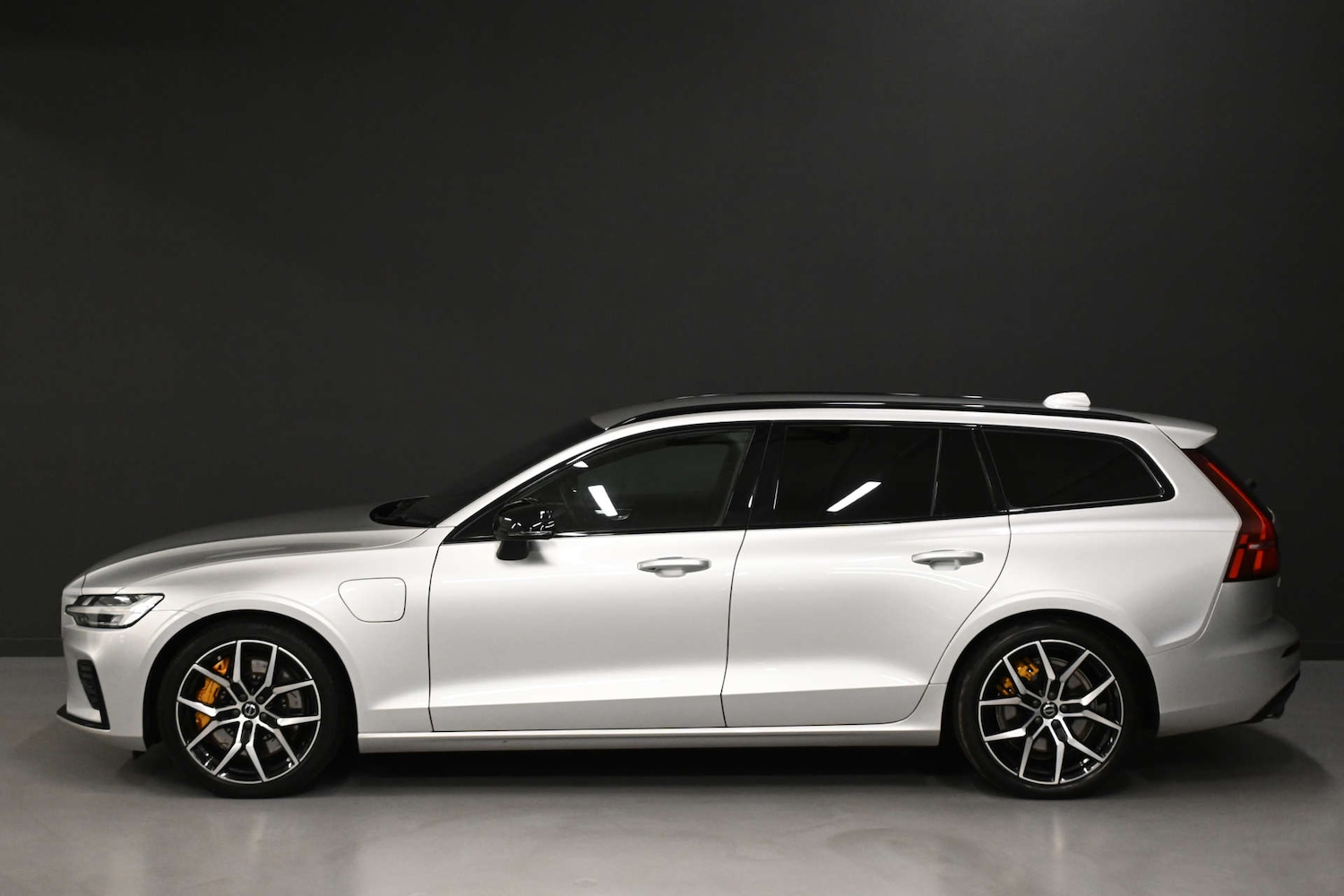 Used Volvo V60 2021 for sale - 76726099: Photo 17