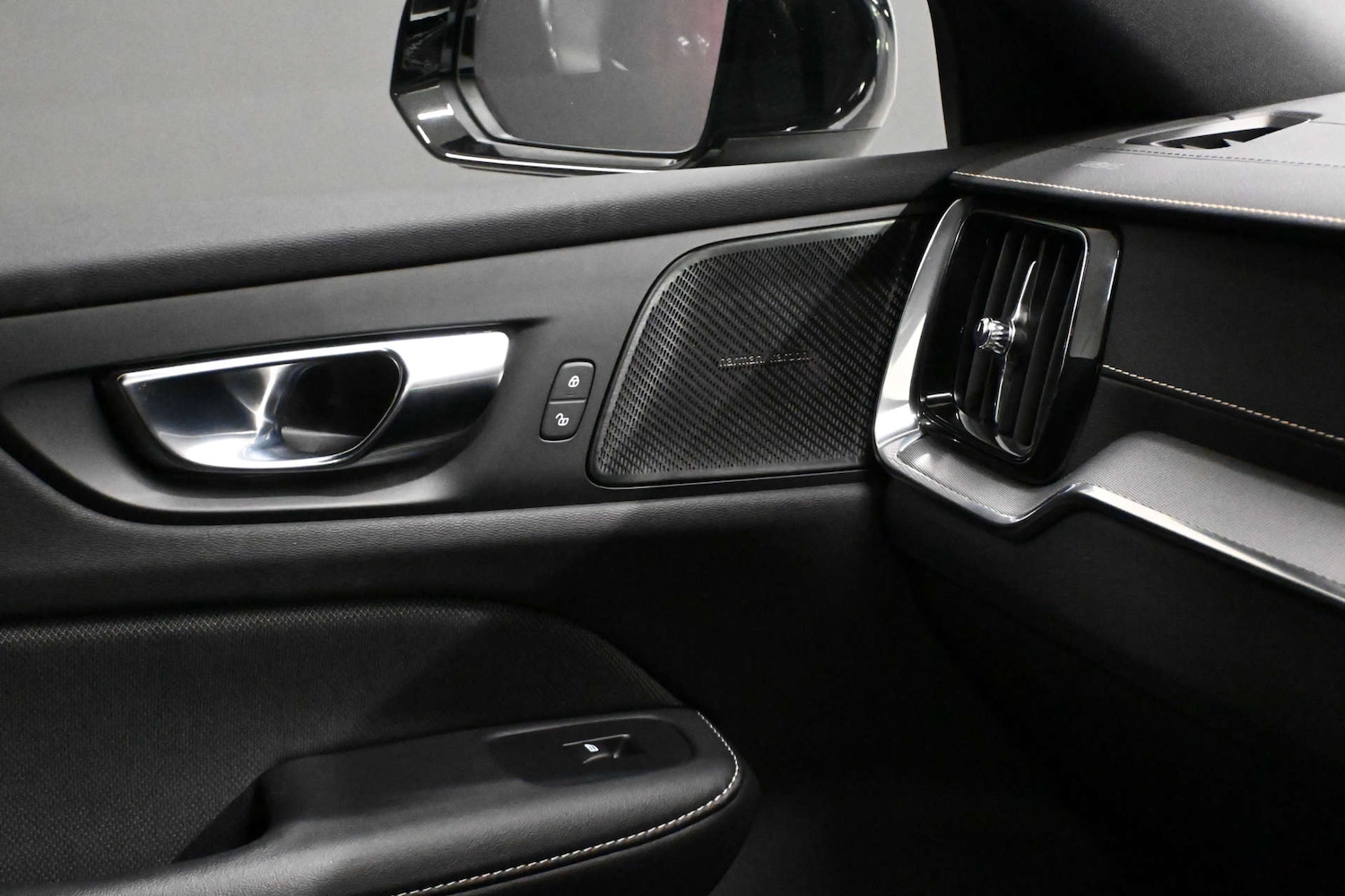 Used Volvo V60 2021 for sale - 76726099: Photo 32