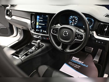Used Volvo V60 2021 for sale - 76726099: Photo