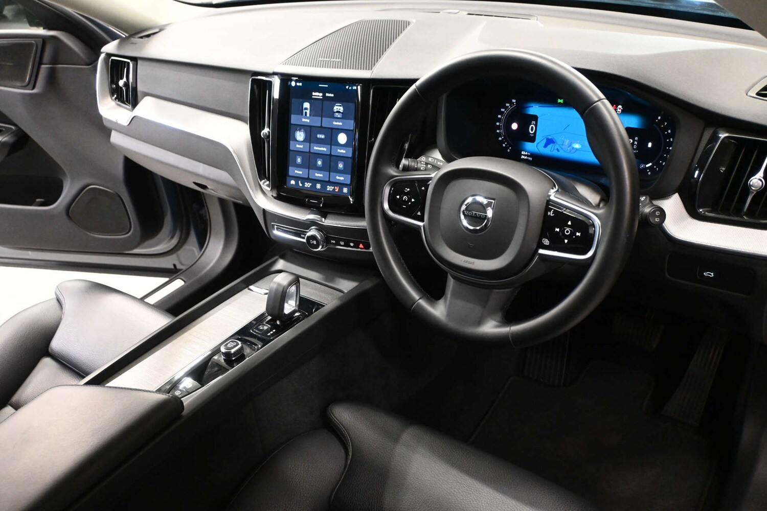 Used Volvo XC60 2023 for sale - 78150107: Photo 21