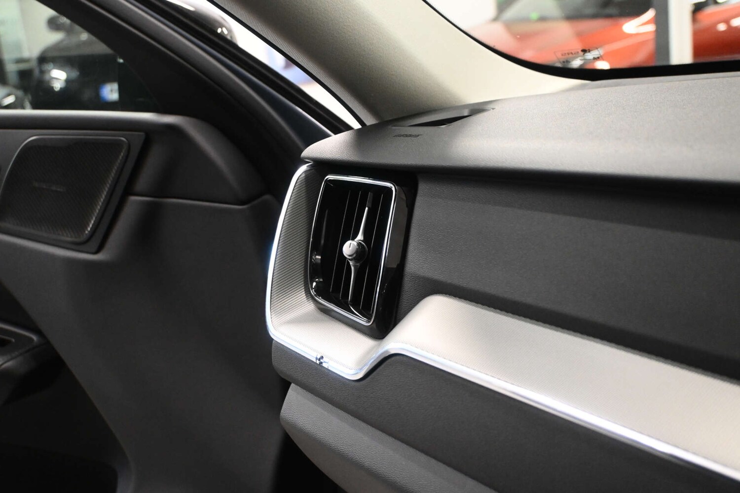 Used Volvo XC60 2023 for sale - 78150107: Photo 25