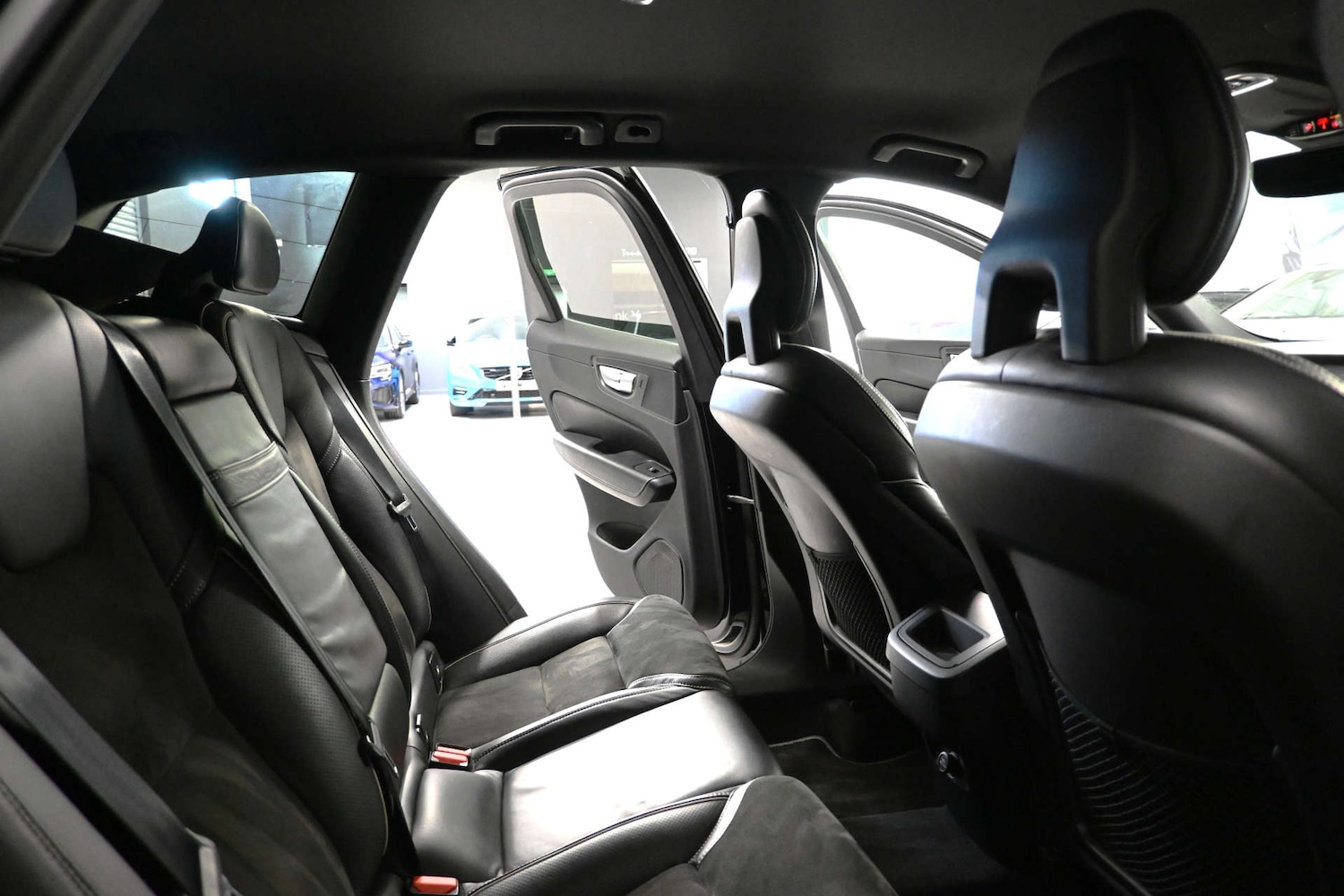 Used Volvo XC60 2017 for sale - 76894406: Photo 46