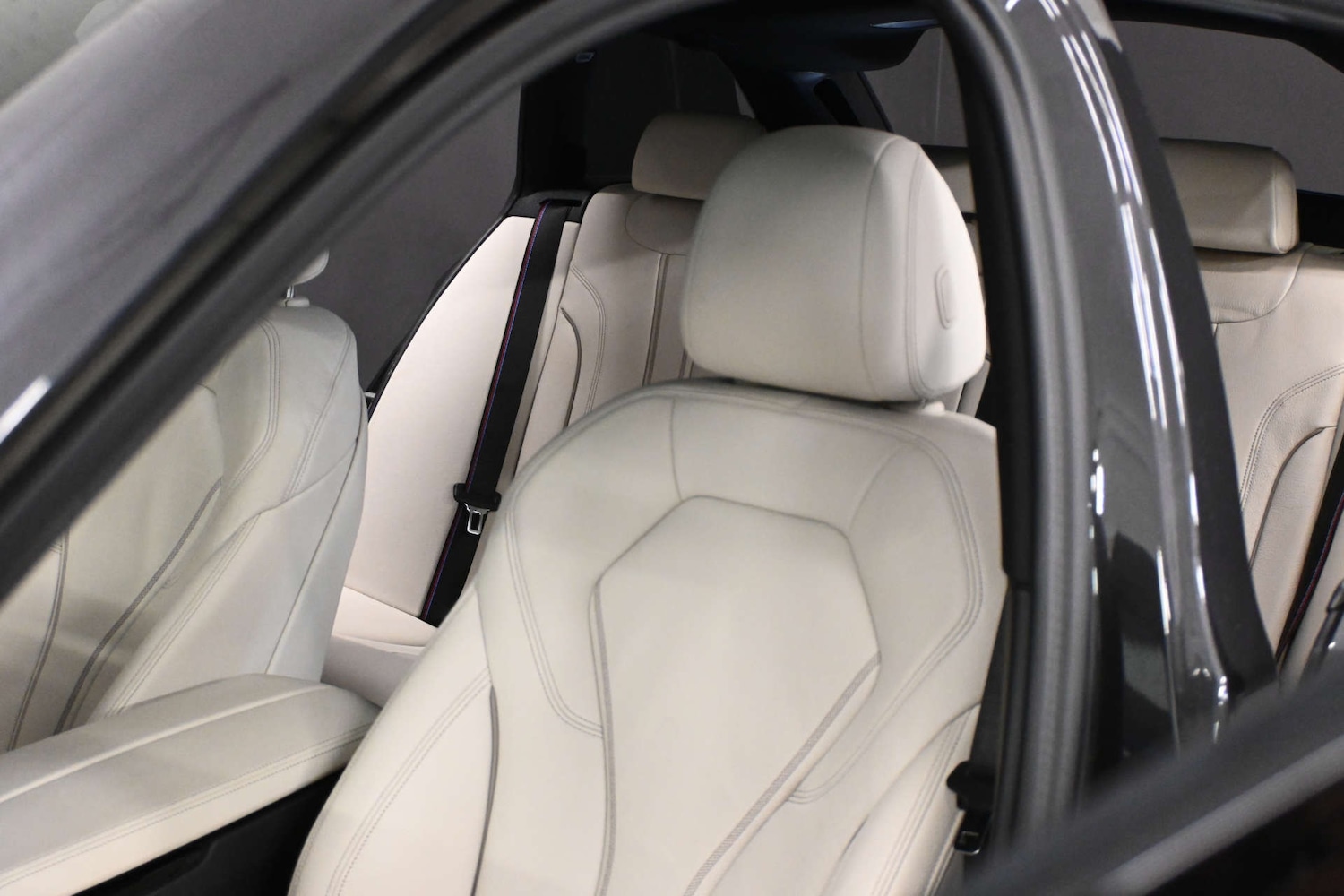 Used BMW 5 Series 2023 for sale - 76710465: Photo 11