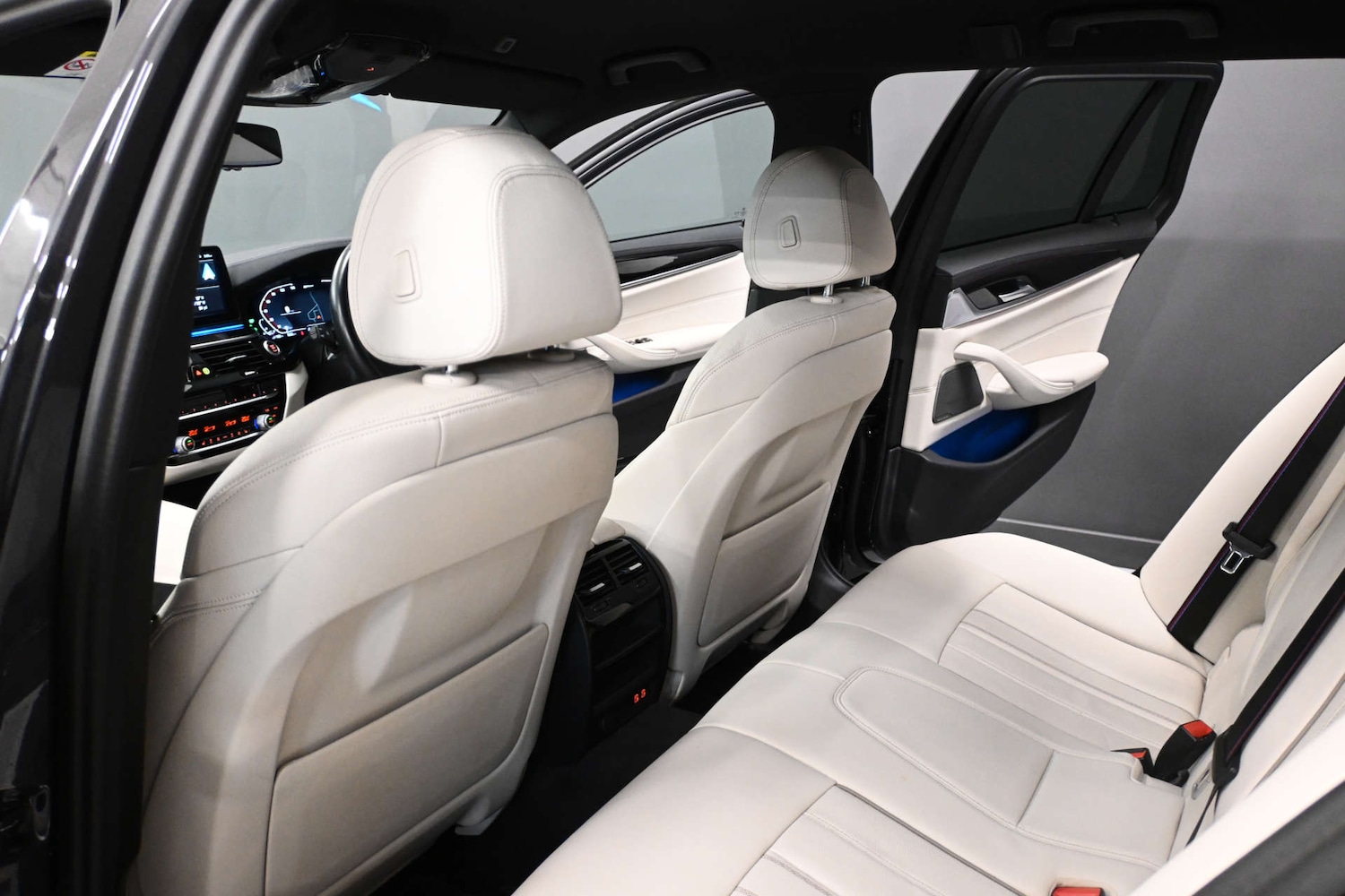 Used BMW 5 Series 2023 for sale - 76710465: Photo 23