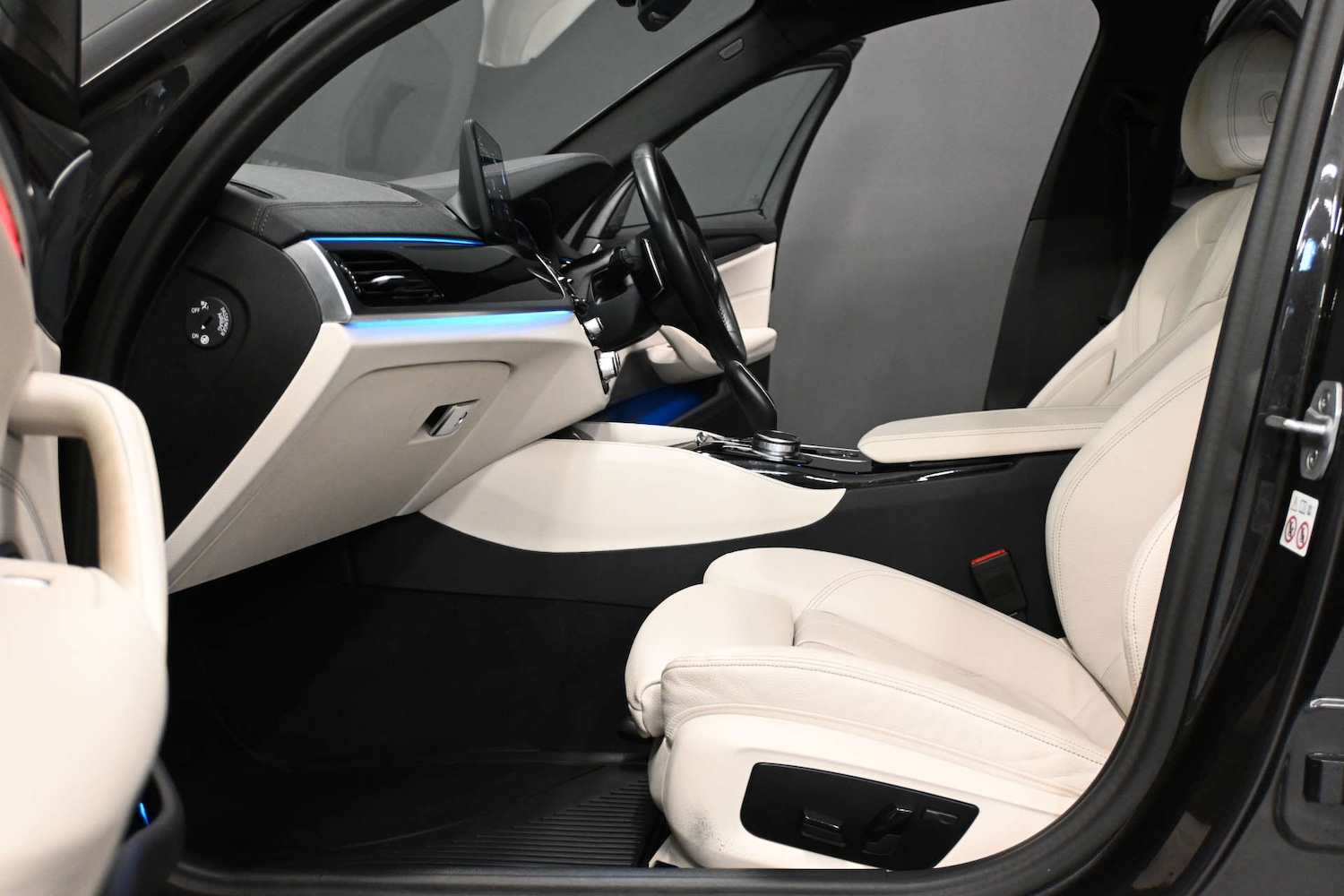 Used BMW 5 Series 2023 for sale - 76710465: Photo 25