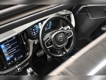 Used Volvo XC60 2019 for sale - 78525622: Photo