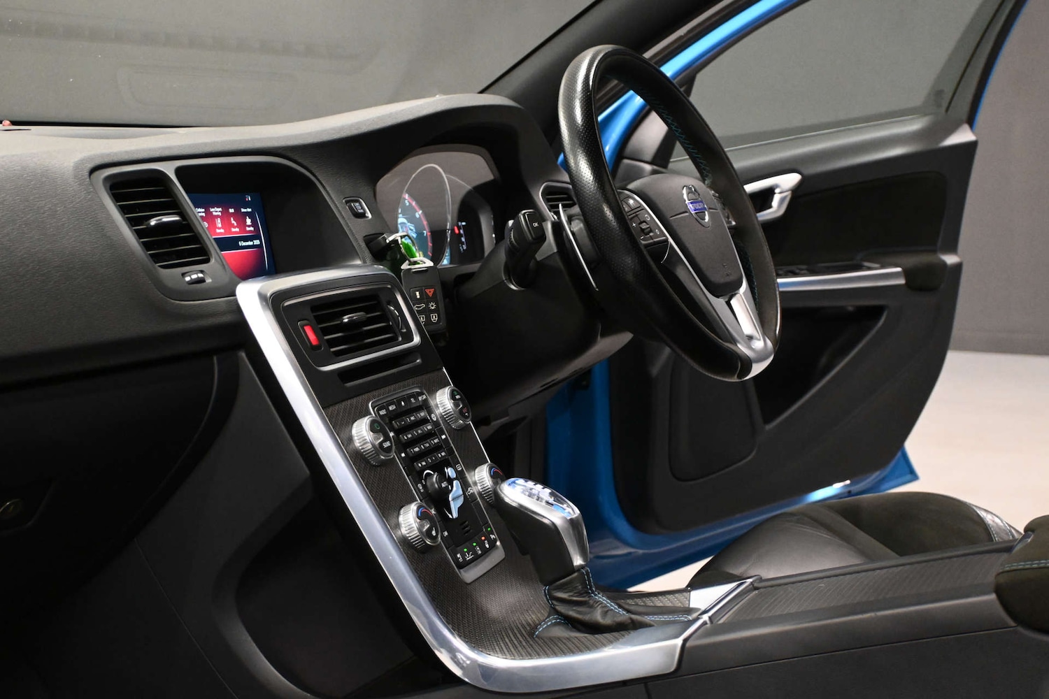 Used Volvo V60 2015 for sale - 76846968: Photo 12