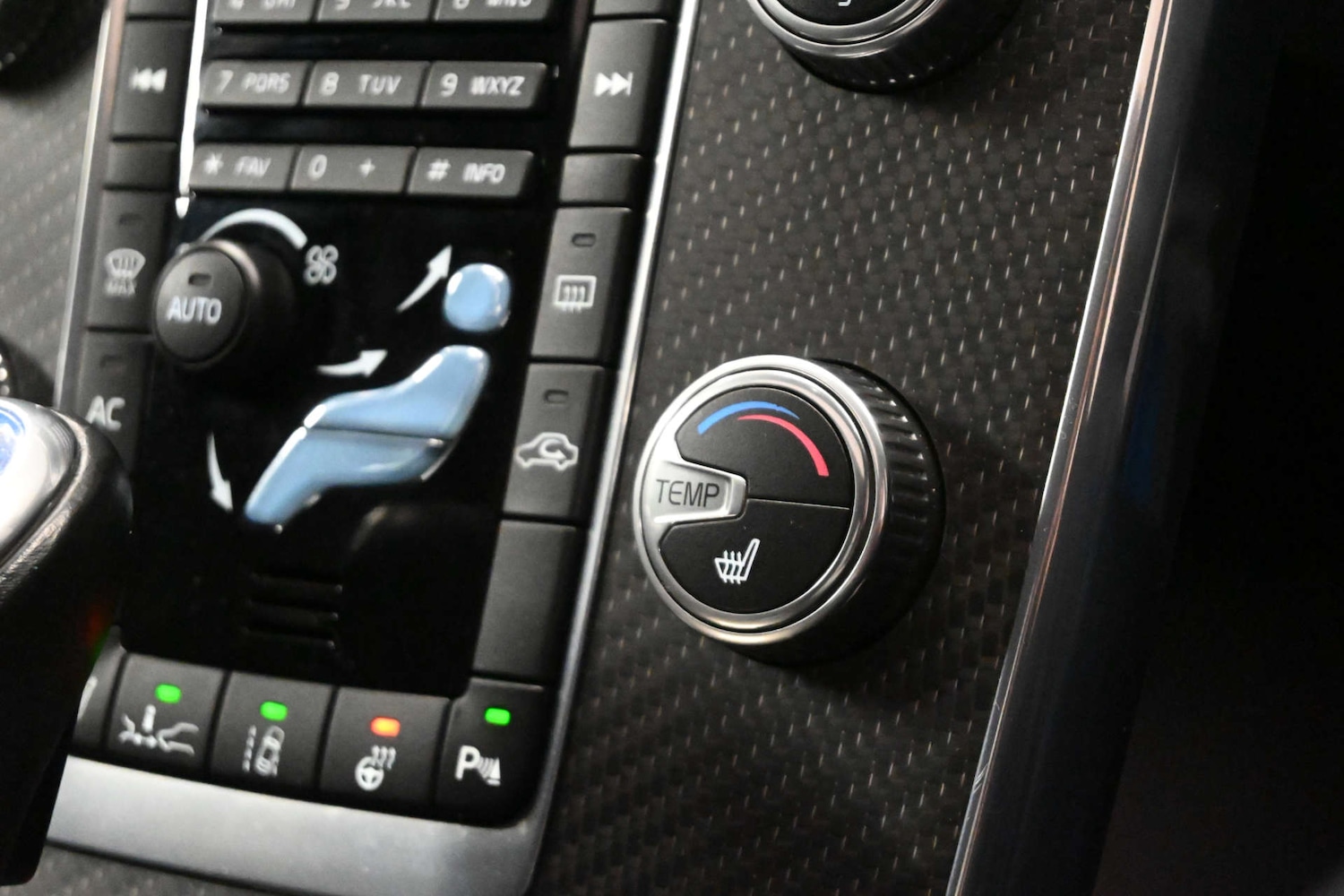 Used Volvo V60 2015 for sale - 76846968: Photo 15