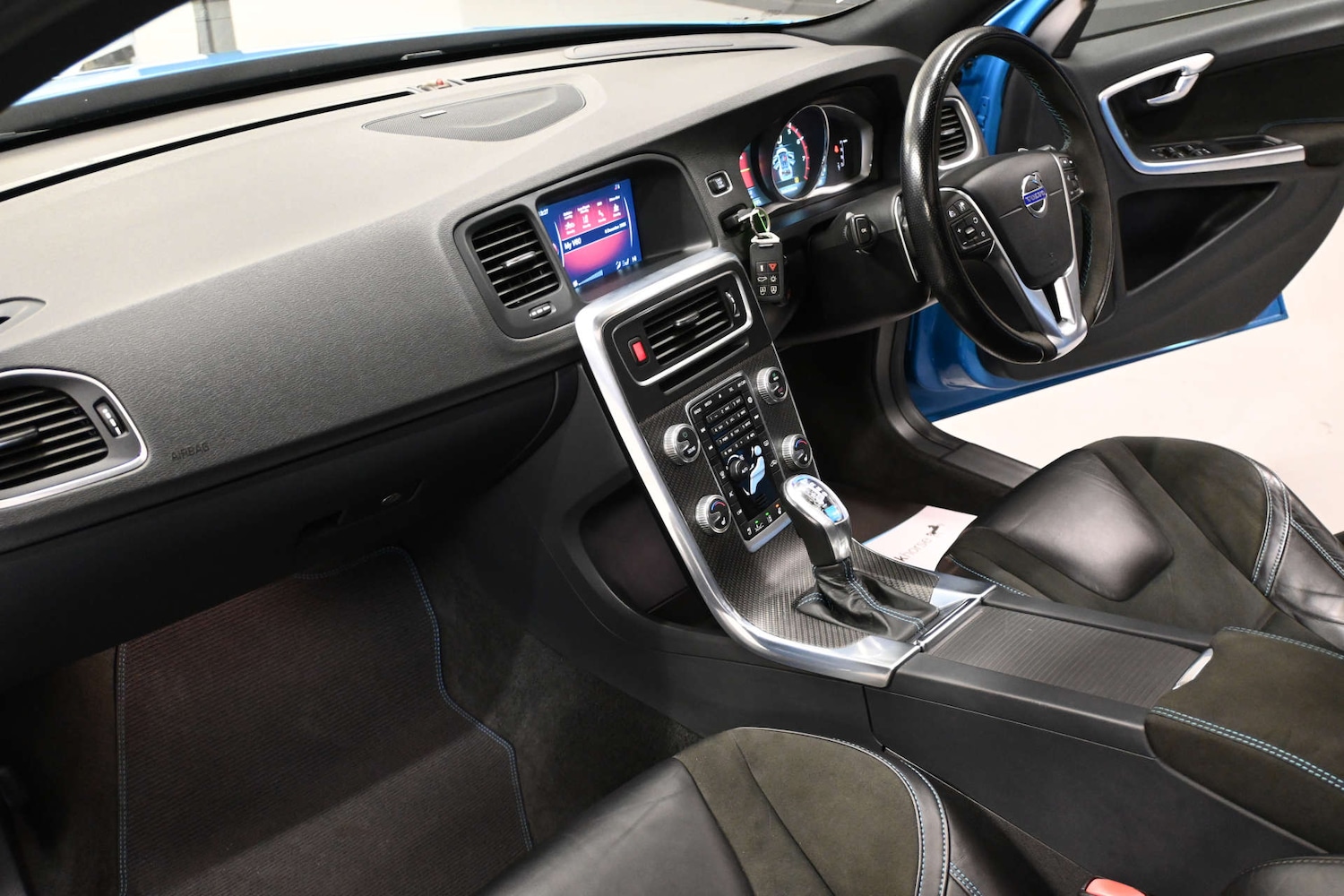 Used Volvo V60 2015 for sale - 76846968: Photo 23