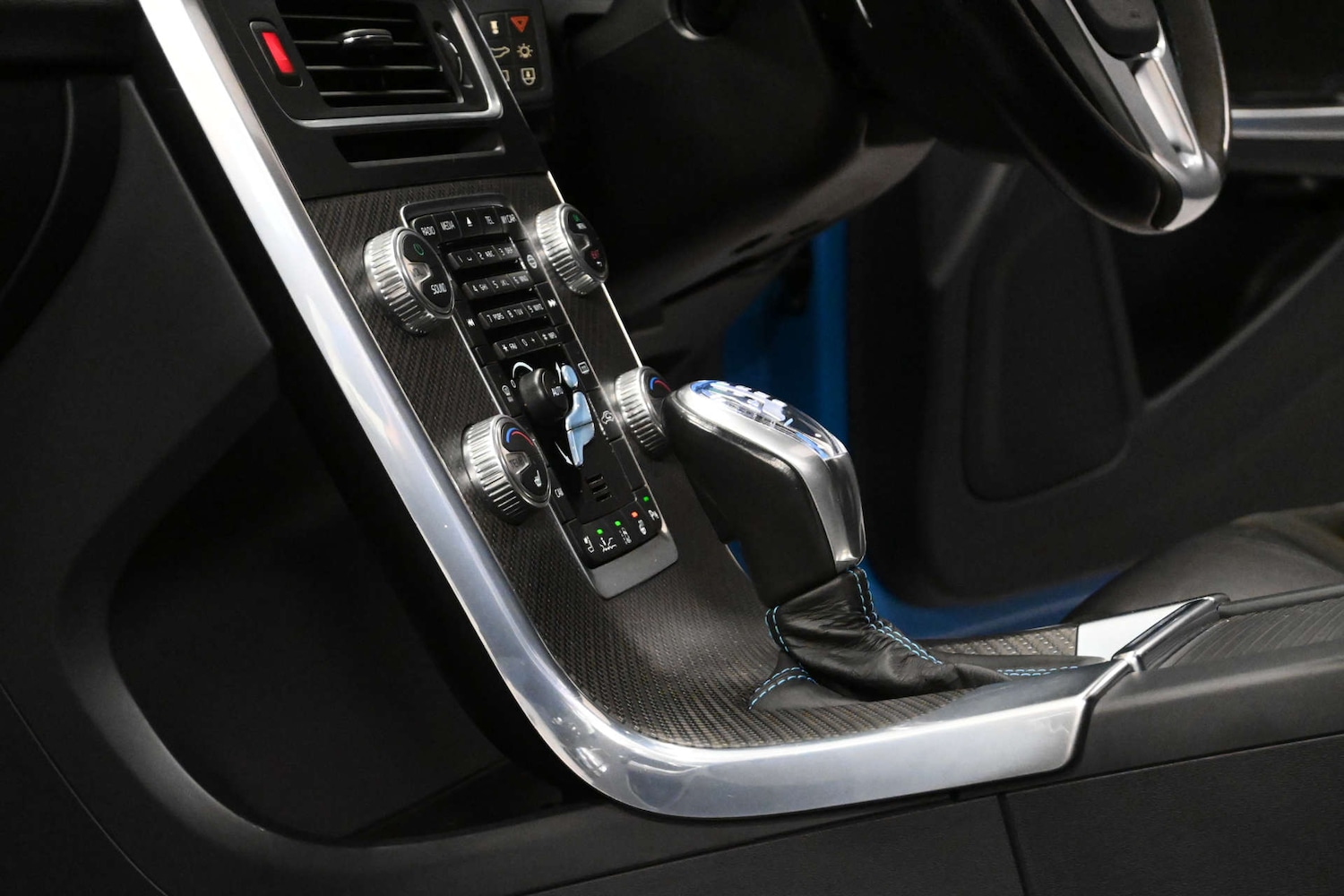 Used Volvo V60 2015 for sale - 76846968: Photo 25