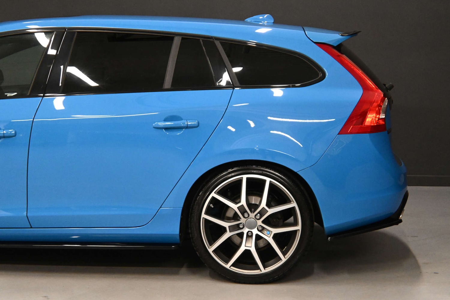 Used Volvo V60 2015 for sale - 76846968: Photo 33