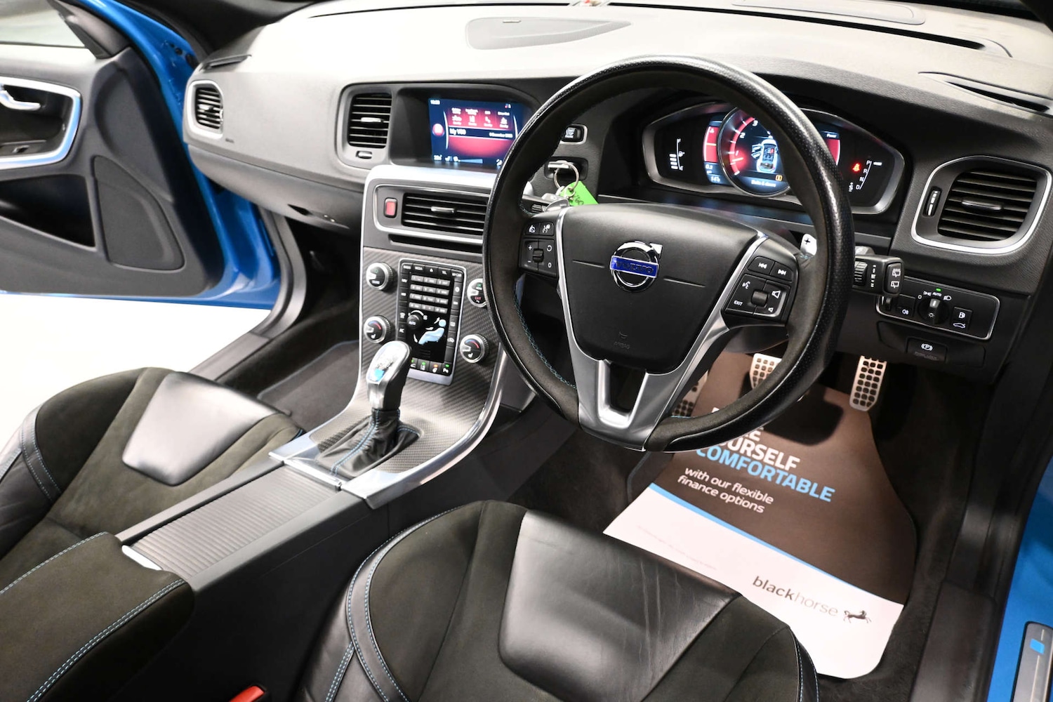 Used Volvo V60 2015 for sale - 76846968: Photo 4