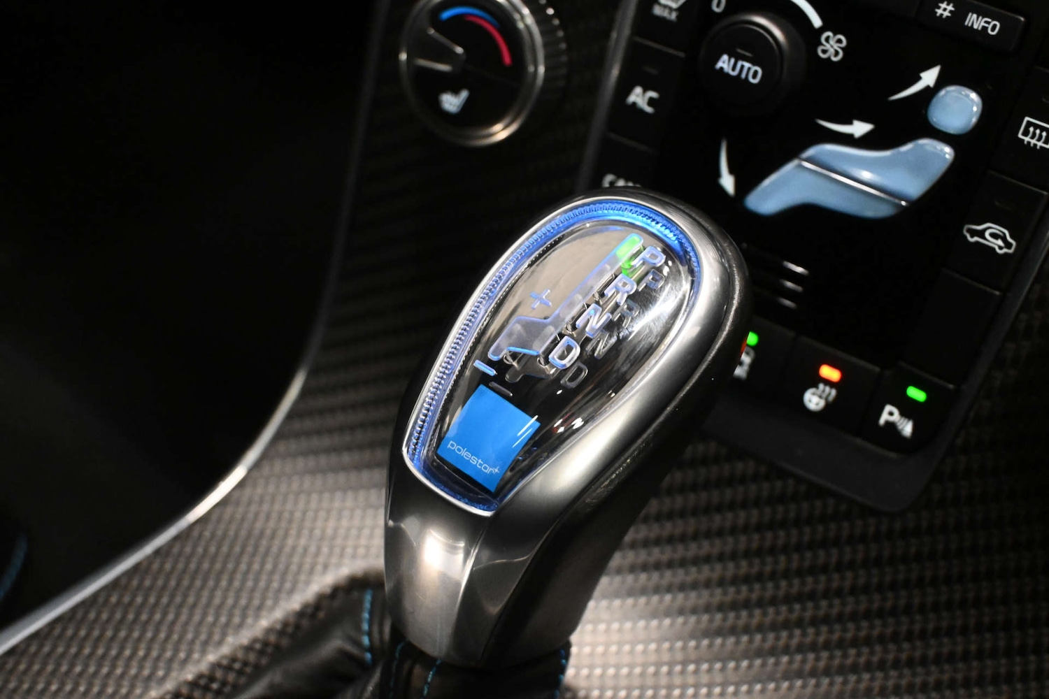 Used Volvo V60 2015 for sale - 76846968: Photo 42