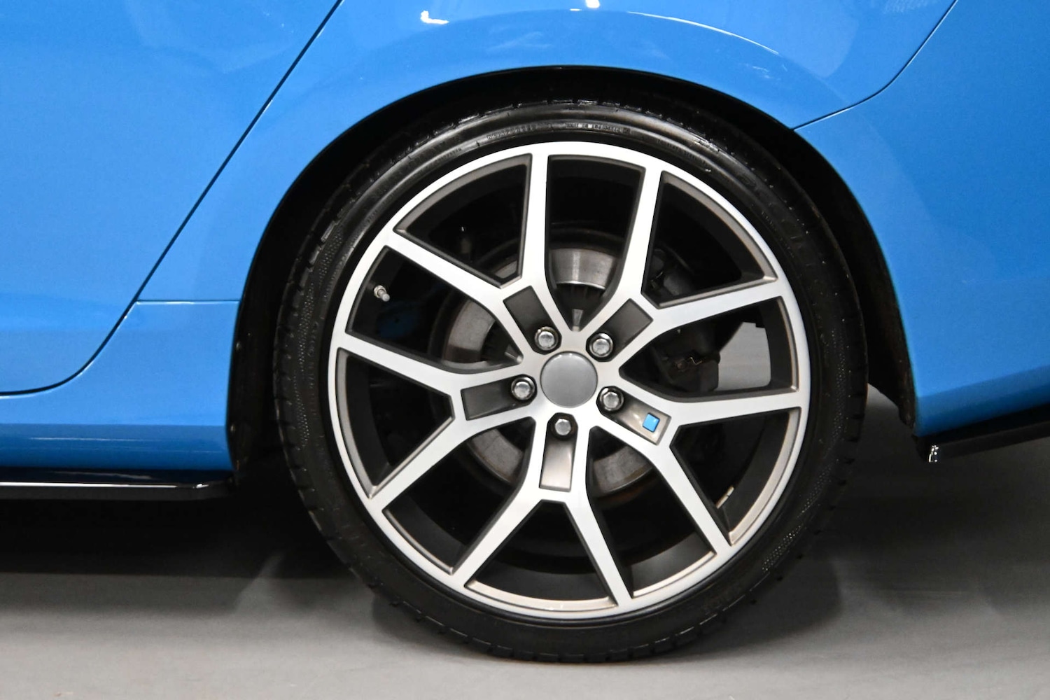 Used Volvo V60 2015 for sale - 76846968: Photo 43