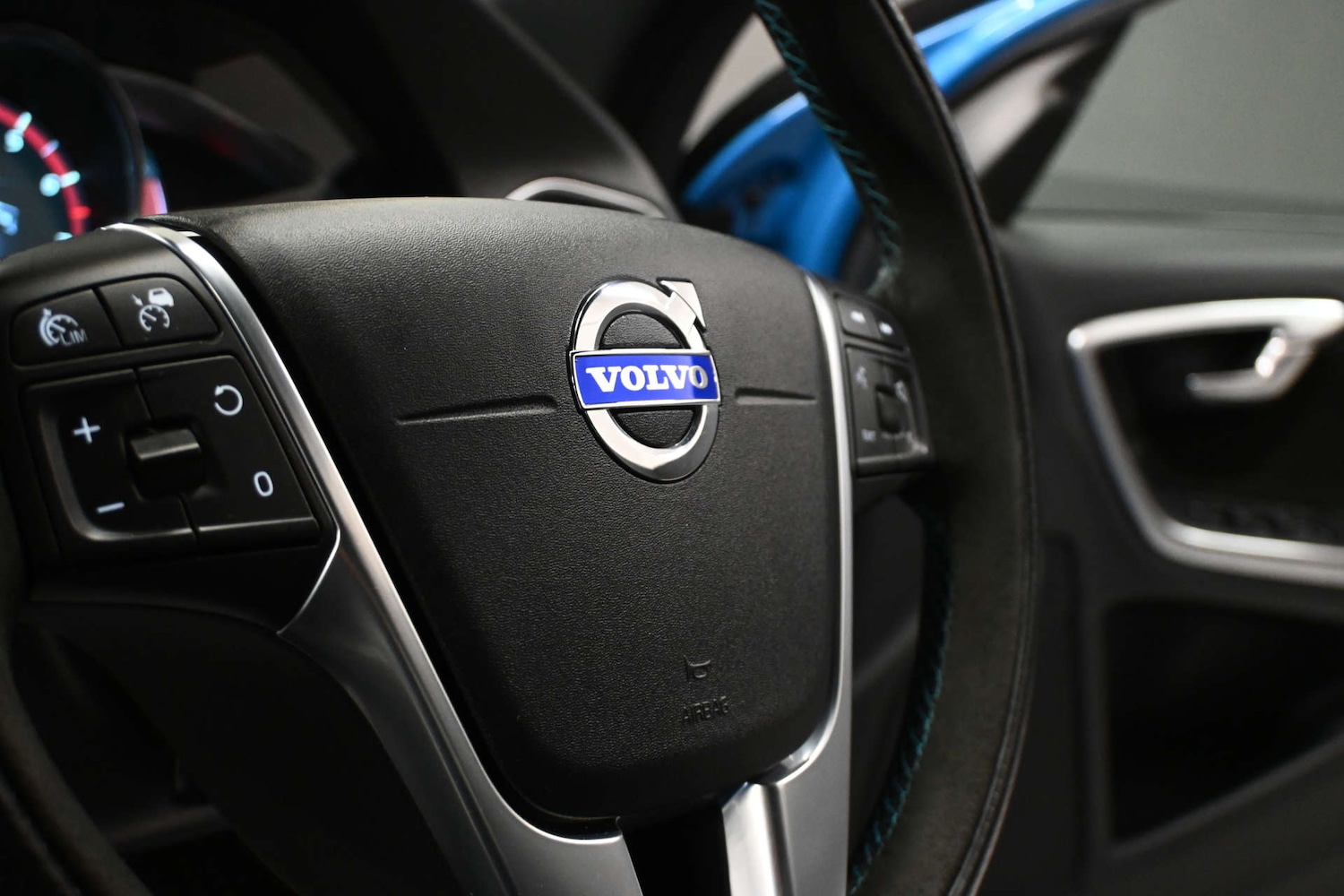 Used Volvo V60 2015 for sale - 76846968: Photo 60