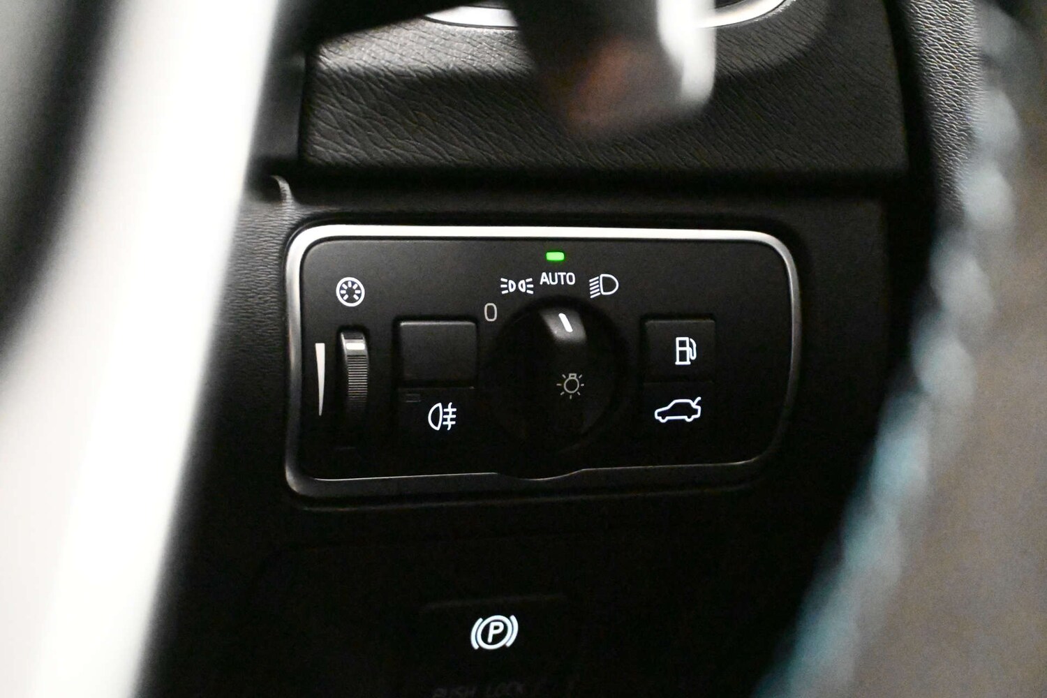 Used Volvo V60 2015 for sale - 76846968: Photo 77