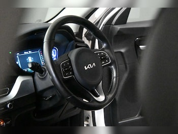 Used Kia Niro 2021 for sale - 78011960: Photo