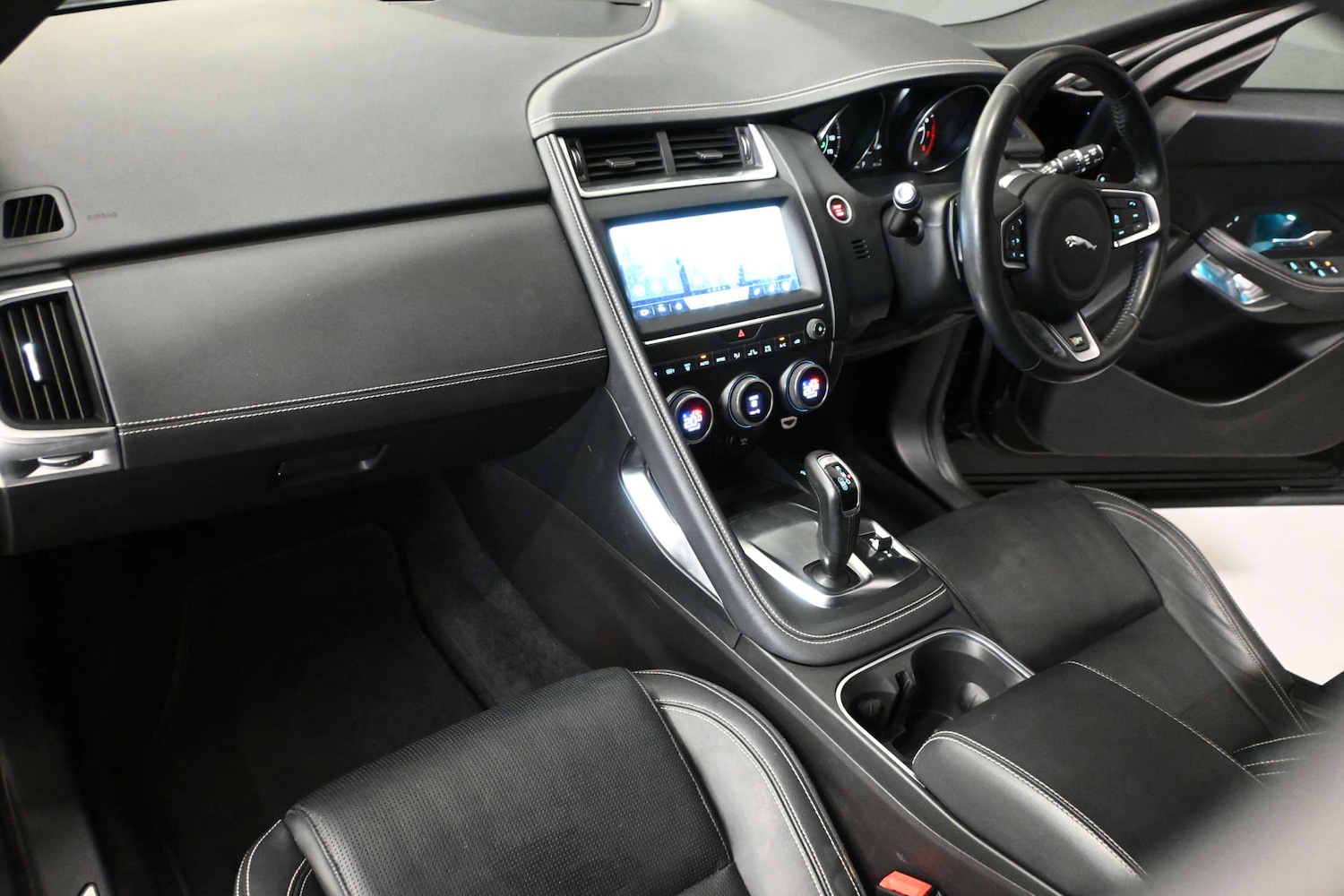 Used Jaguar E-Pace 2020 for sale - 78056678: Photo 11