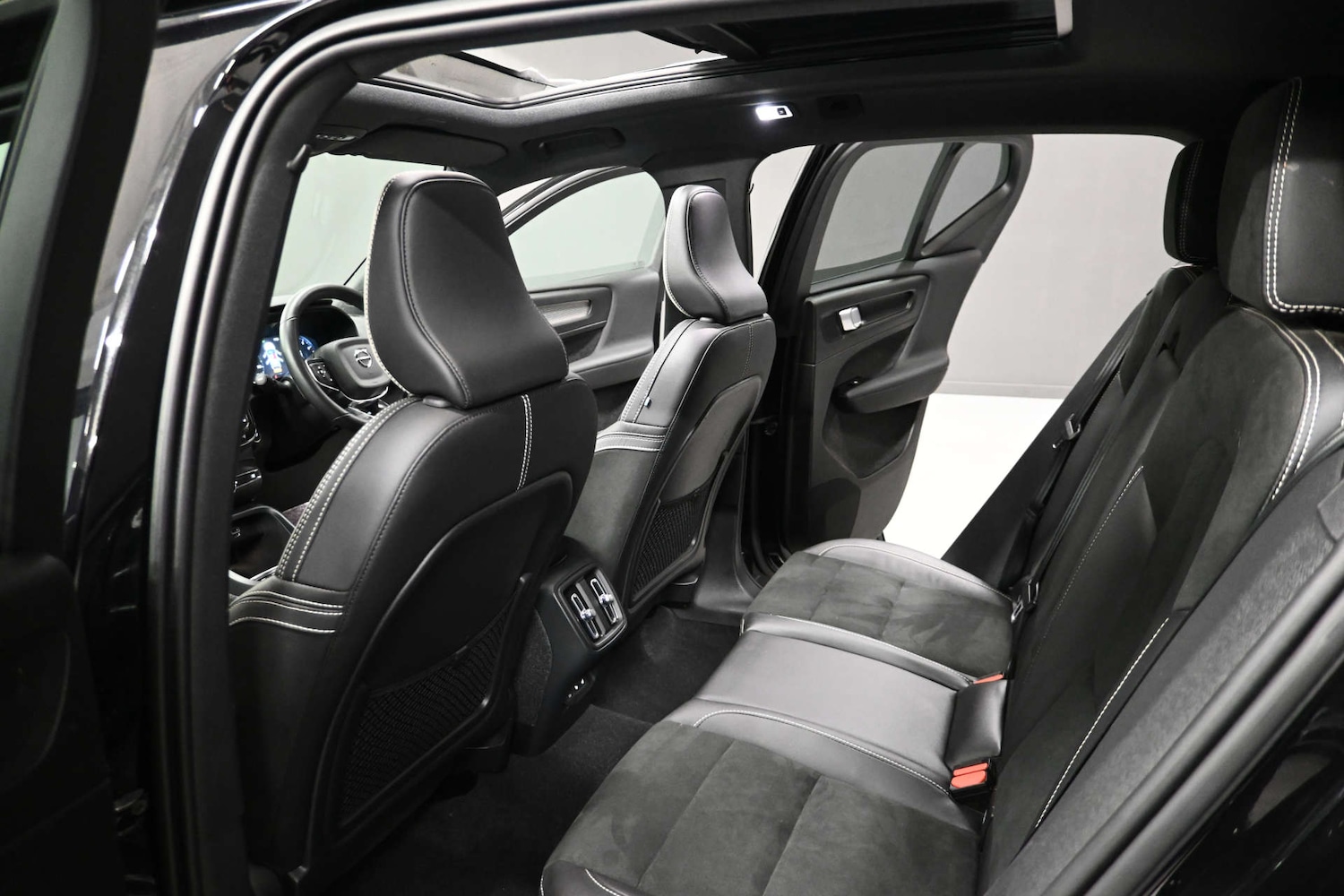 Used Volvo XC40 2022 for sale - 77189550: Photo 16