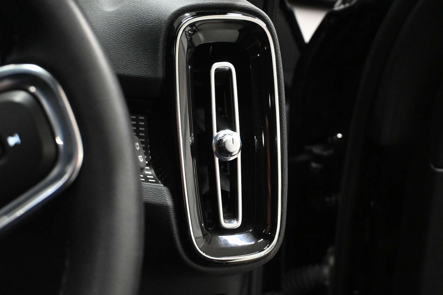 Used Volvo XC40 2022 for sale - 77189550: Photo 41